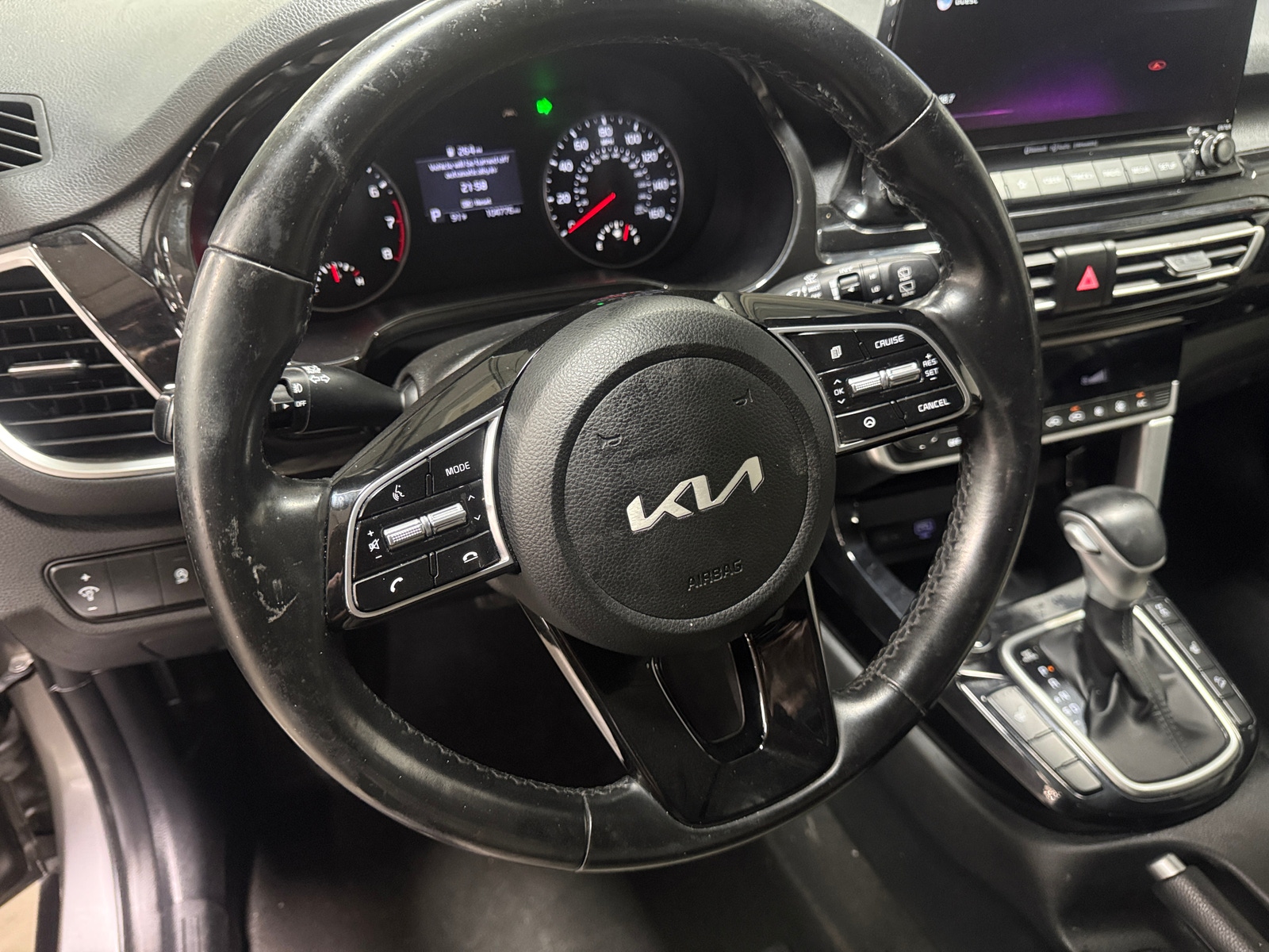 Thumbnail: 2022 Kia Seltos - 4