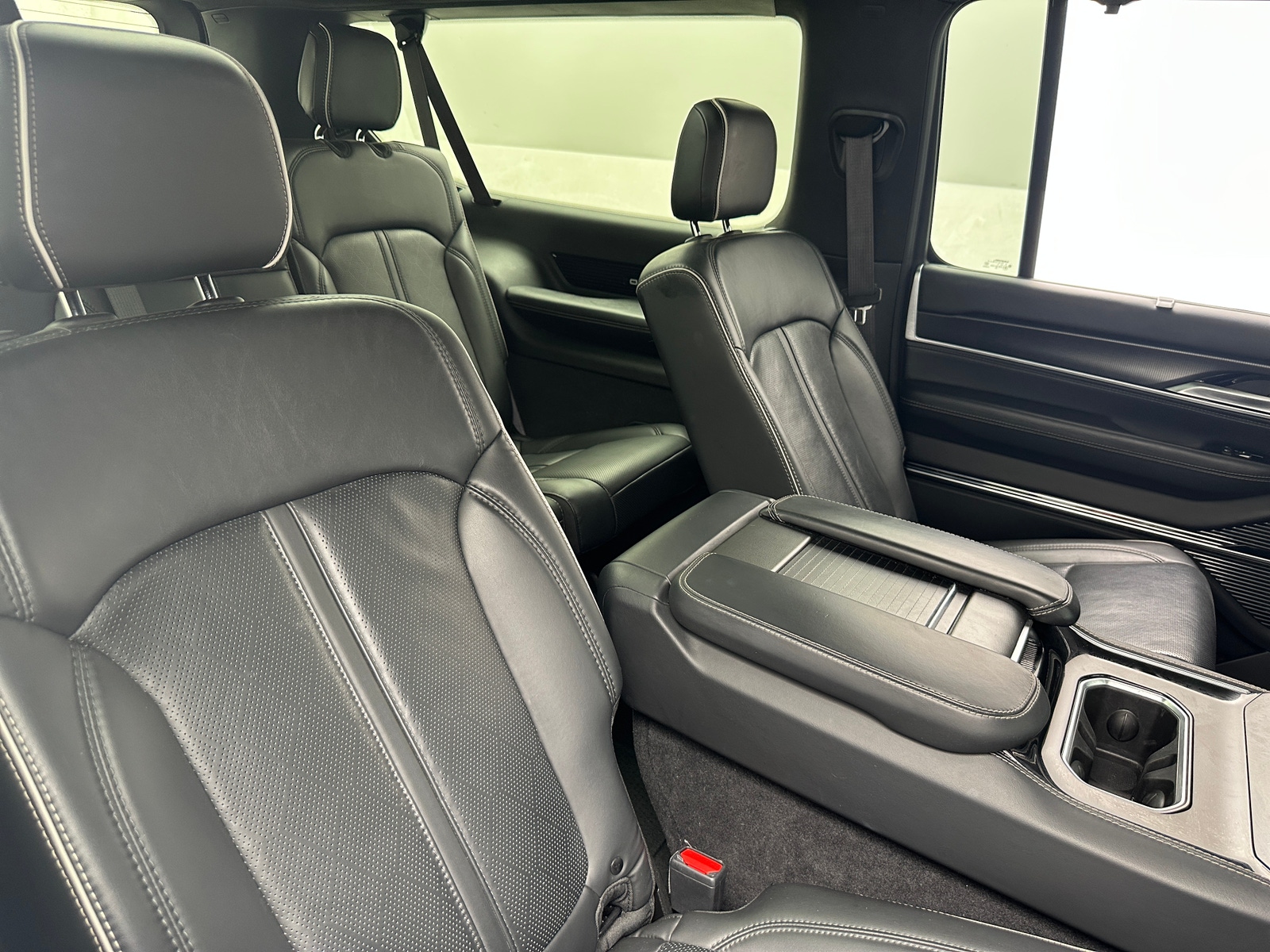 Thumbnail: 2024 Jeep Grand Wagoneer L - 5