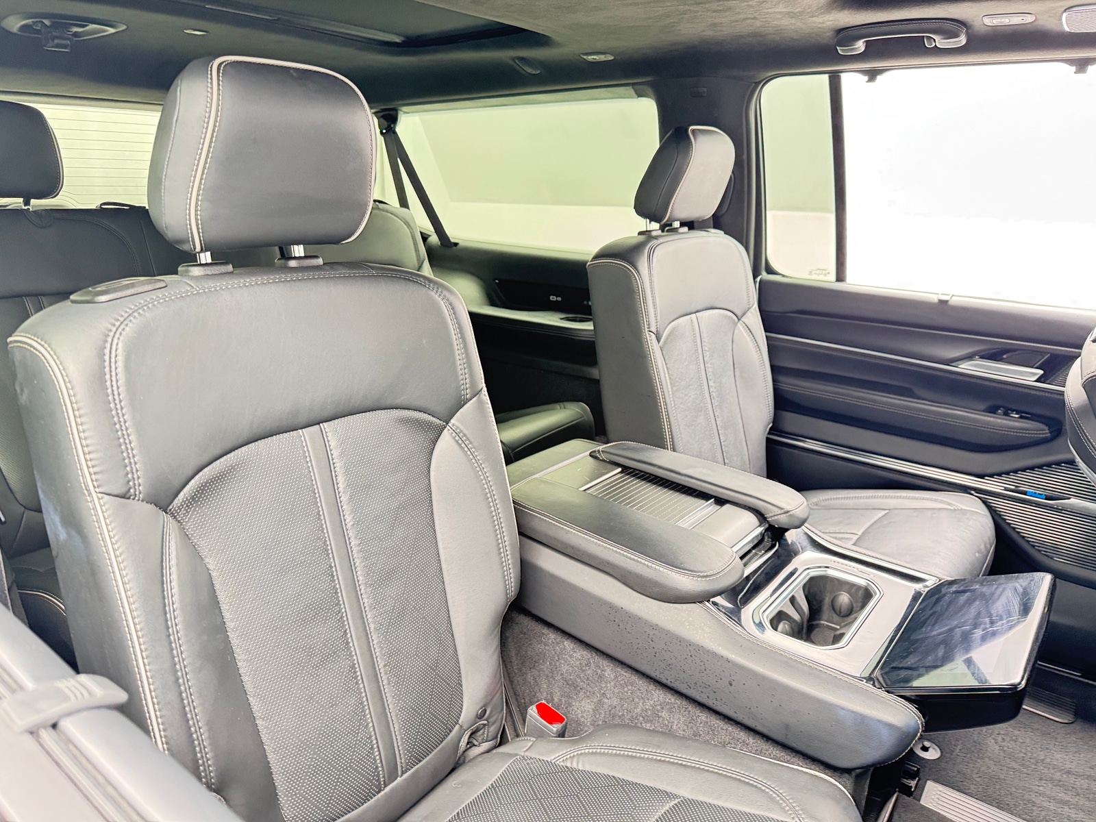 Thumbnail: 2024 Jeep Grand Wagoneer L - 5