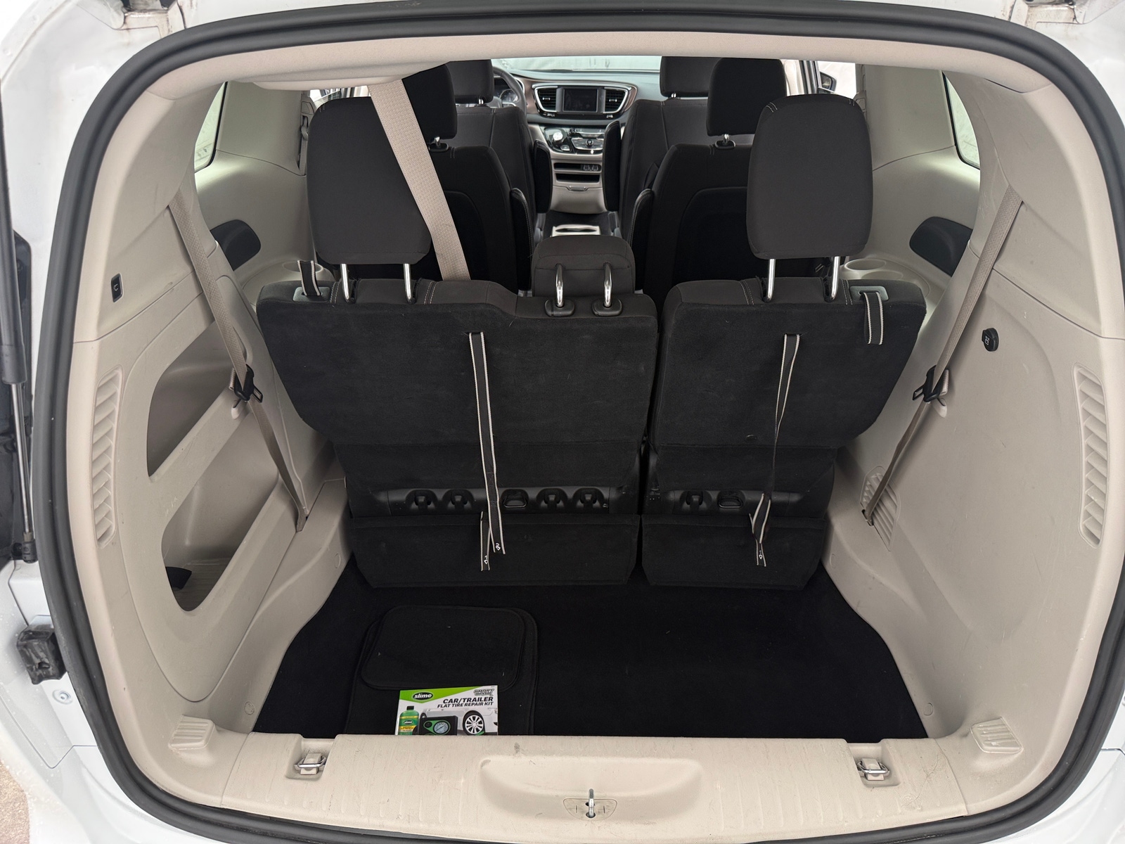 Thumbnail: 2024 Chrysler Voyager - 7