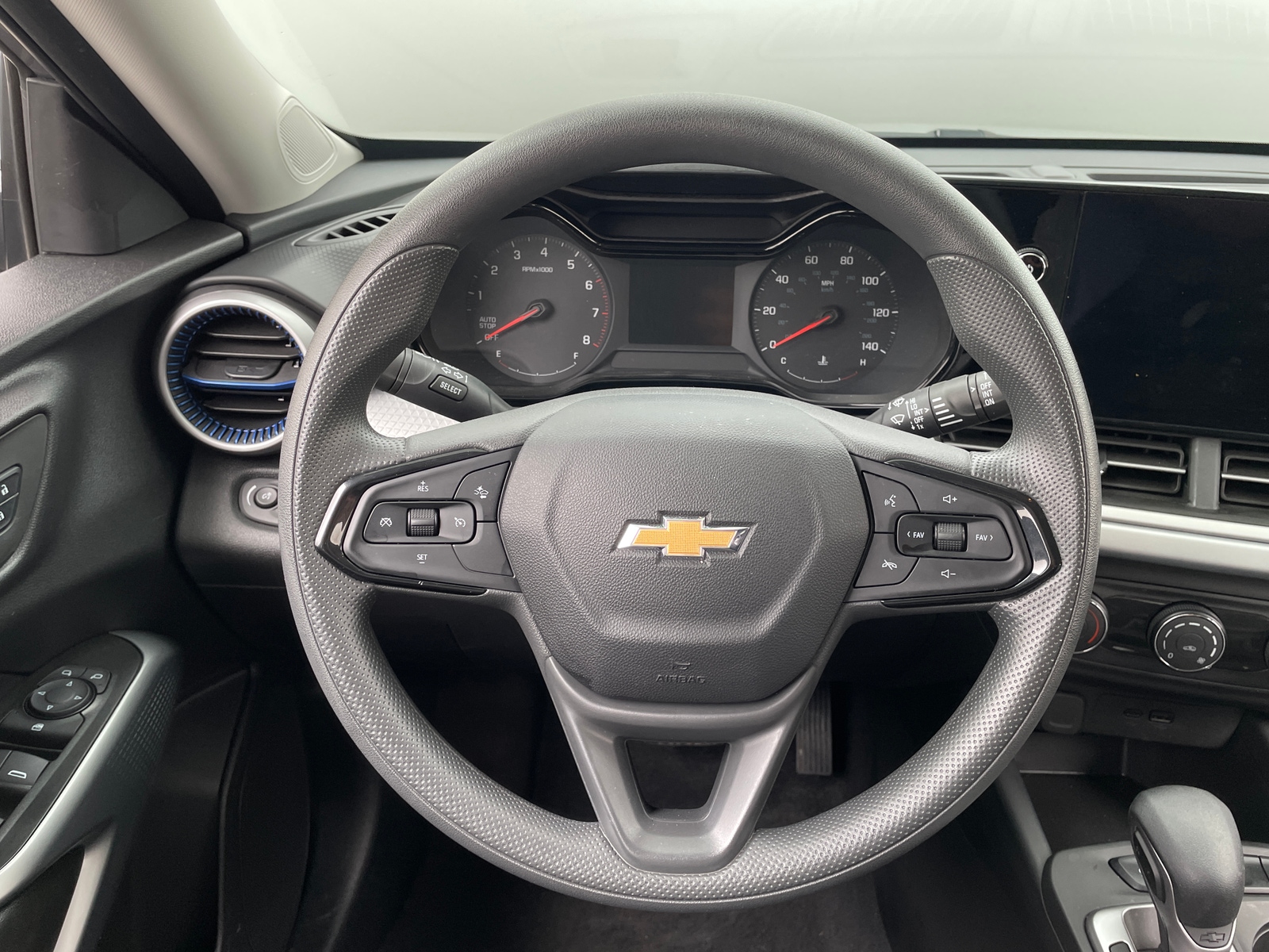 Thumbnail: 2025 Chevrolet Trax - 5