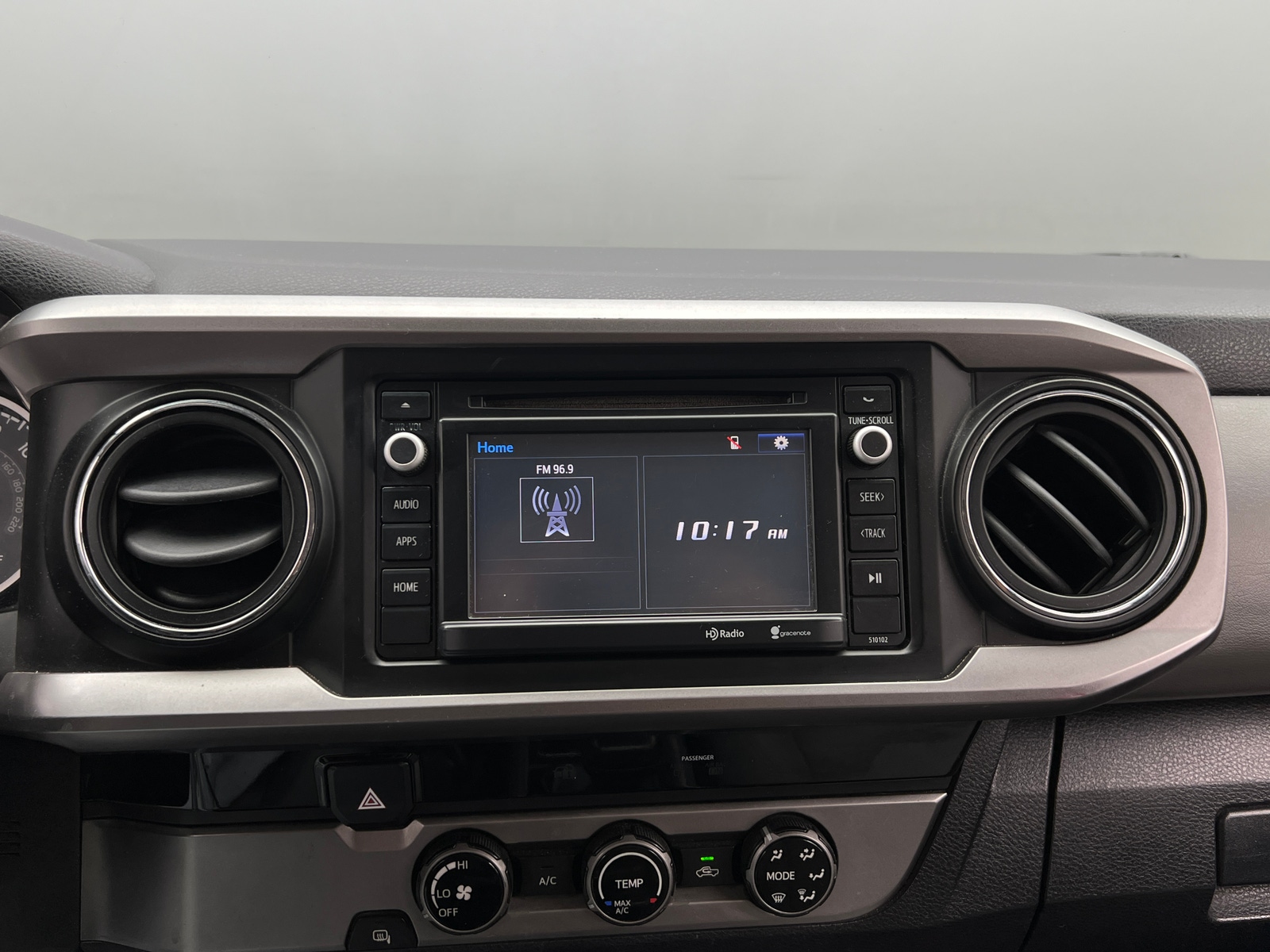 Thumbnail: 2016 Toyota Tacoma - 4