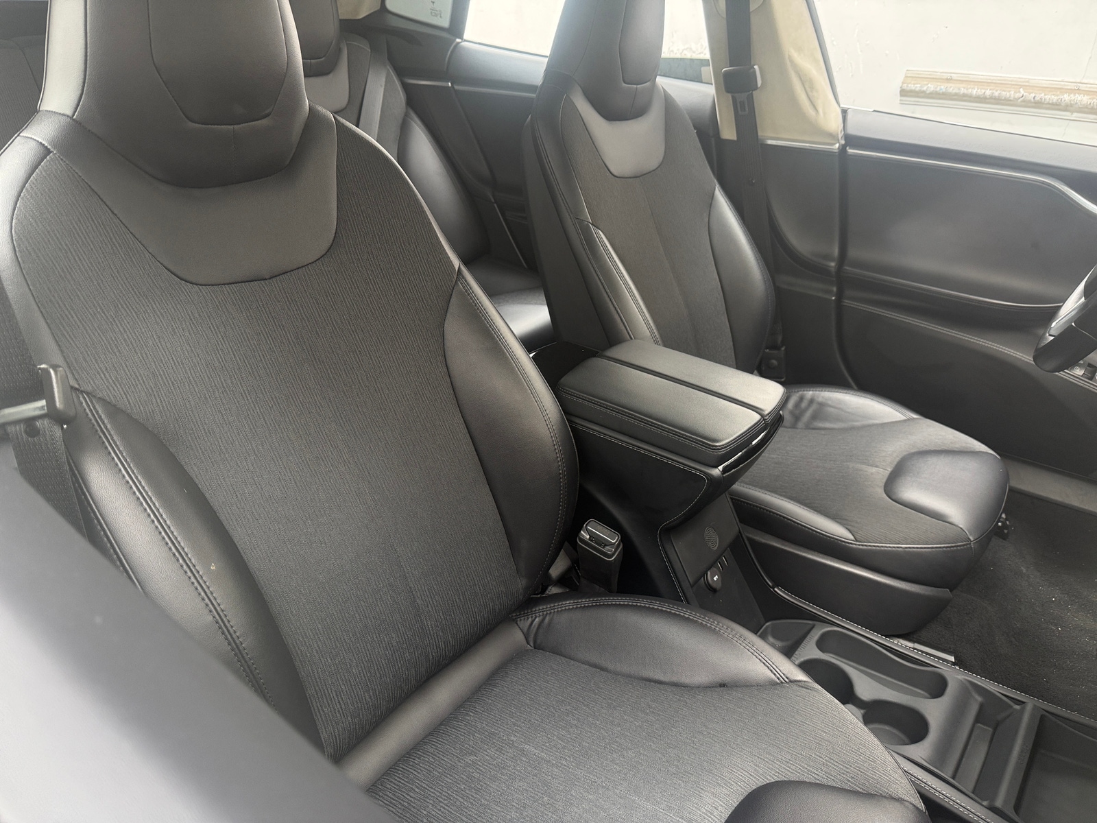 Thumbnail: 2015 Tesla Model S - 2