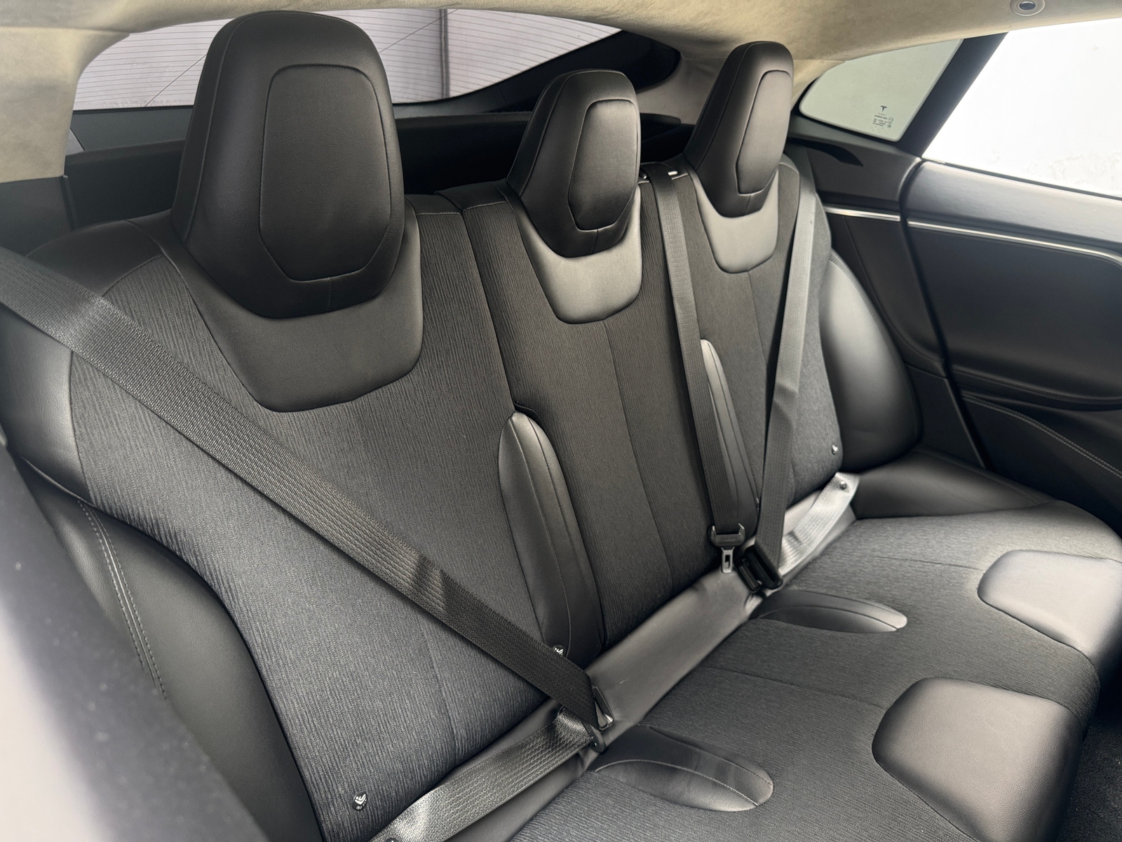 Thumbnail: 2015 Tesla Model S - 6