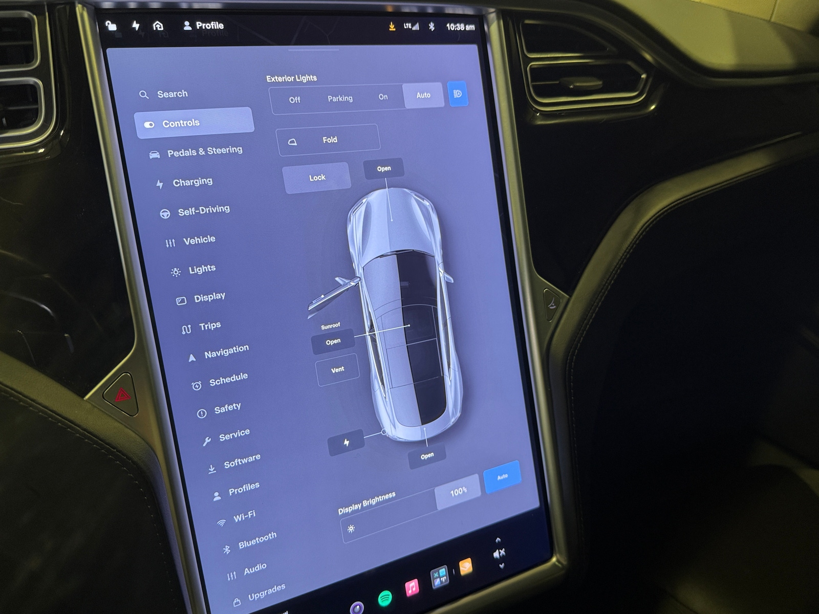 Thumbnail: 2015 Tesla Model S - 4