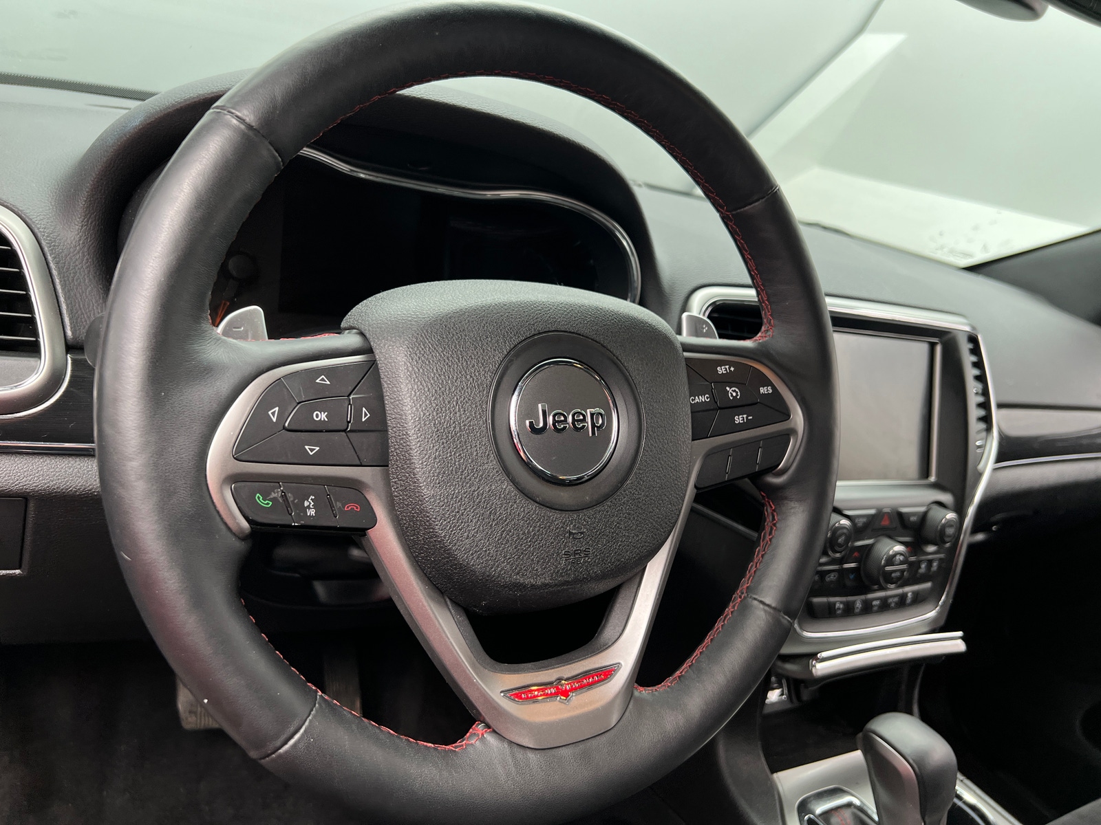 Thumbnail: 2017 Jeep Grand Cherokee - 4