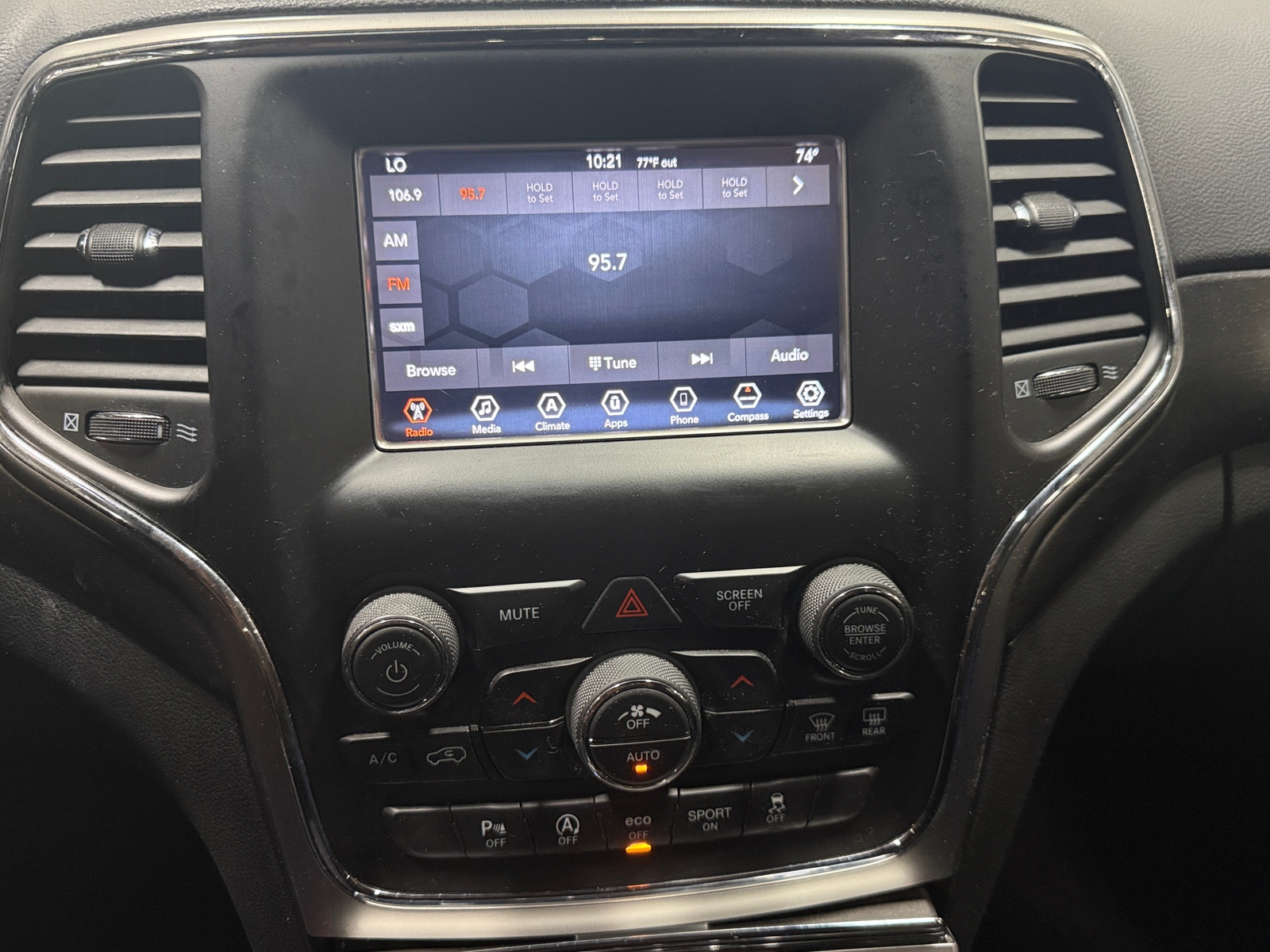 Thumbnail: 2018 Jeep Grand Cherokee - 4