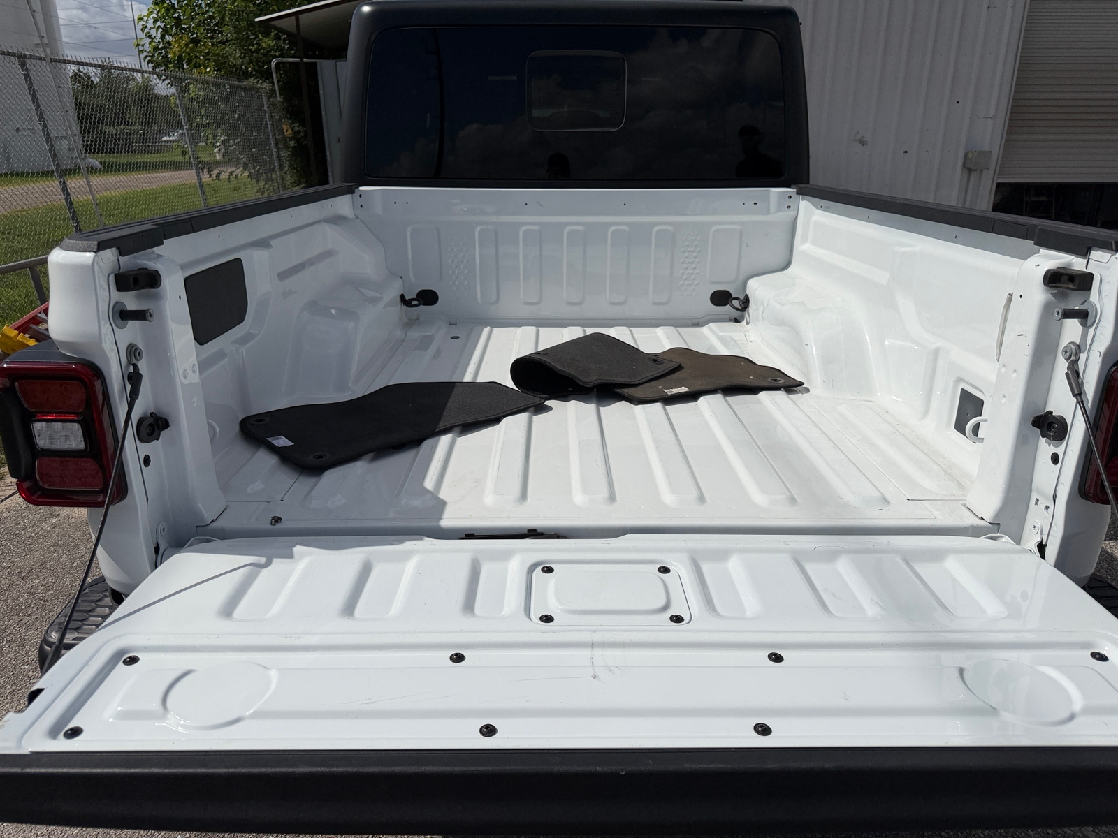 Thumbnail: 2026 Jeep Gladiator - 7