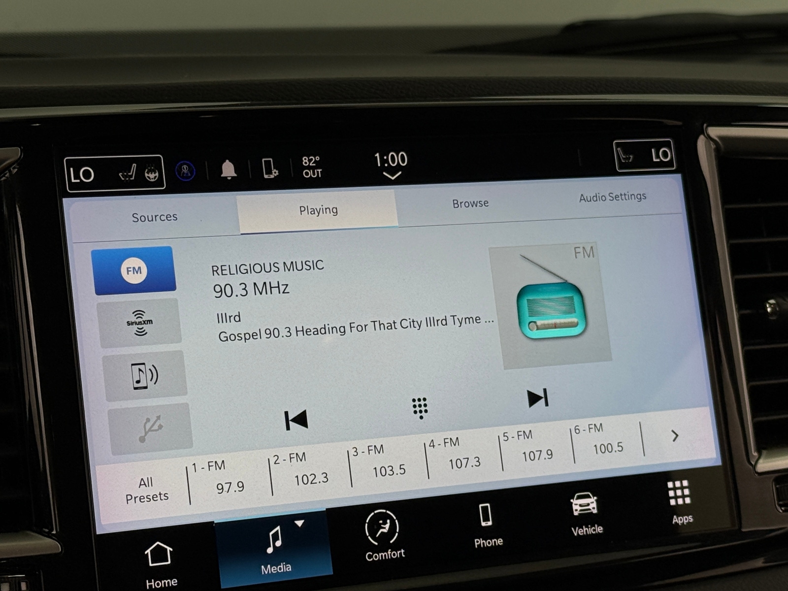 Thumbnail: 2024 Chrysler Pacifica - 3