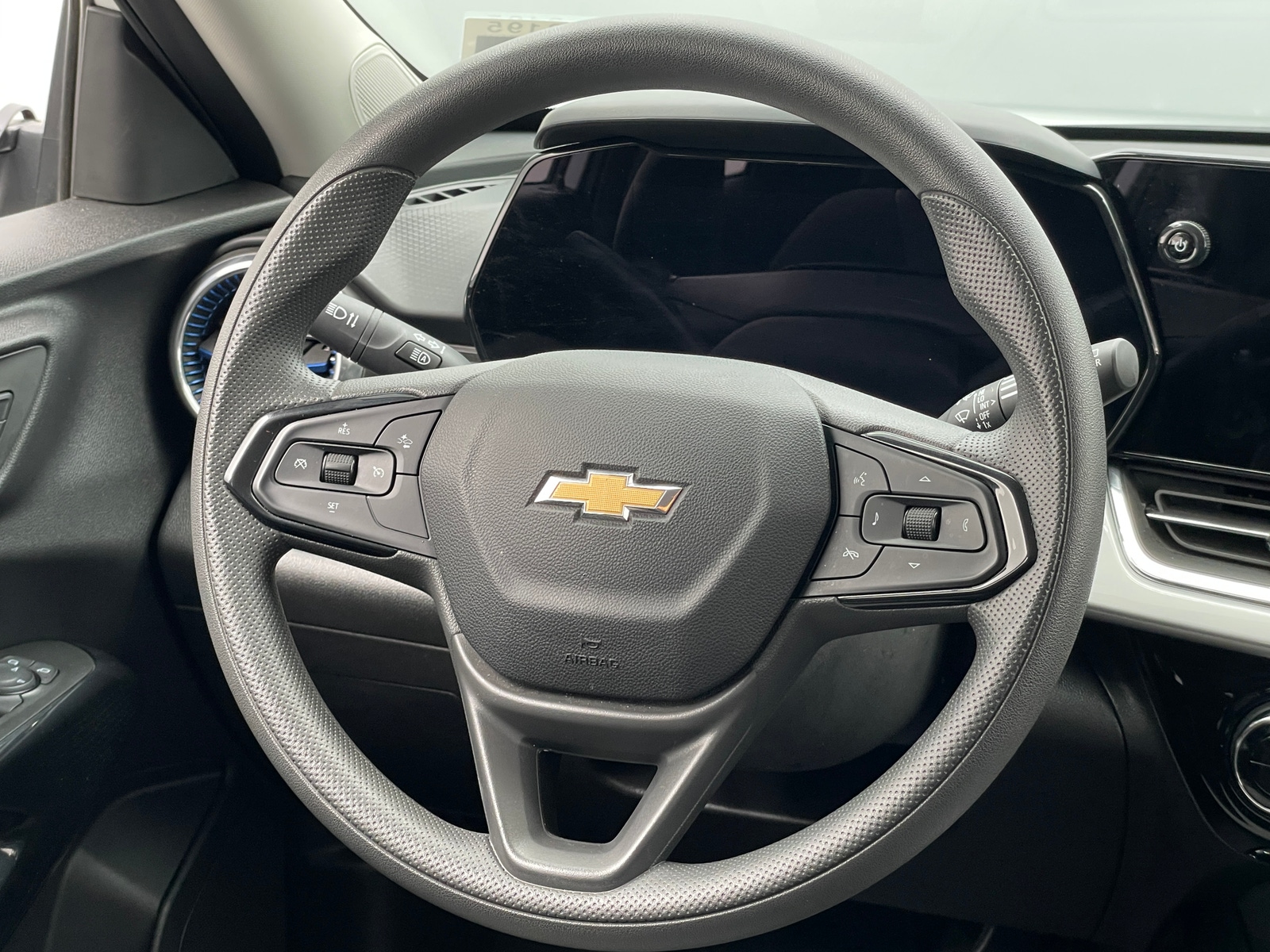 Thumbnail: 2025 Chevrolet Trax - 4