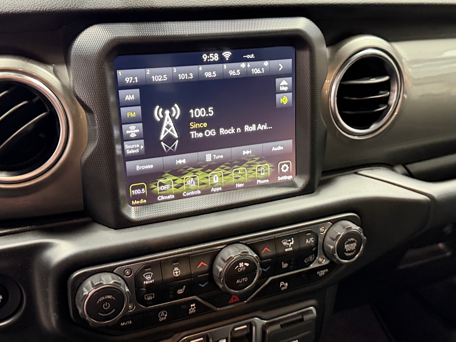 Thumbnail: 2020 Jeep Gladiator - 4