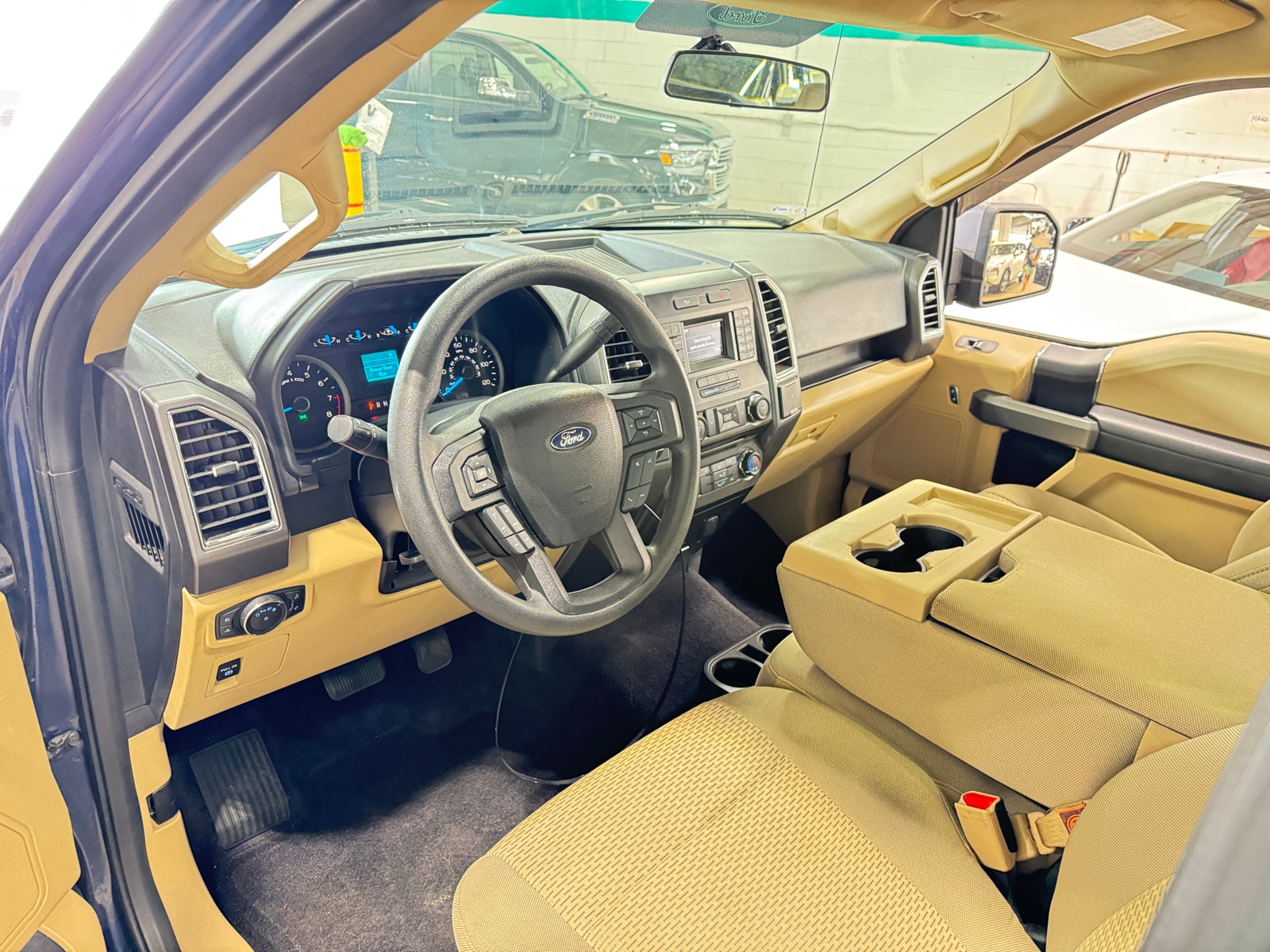 Thumbnail: 2016 Ford Econoline - 3