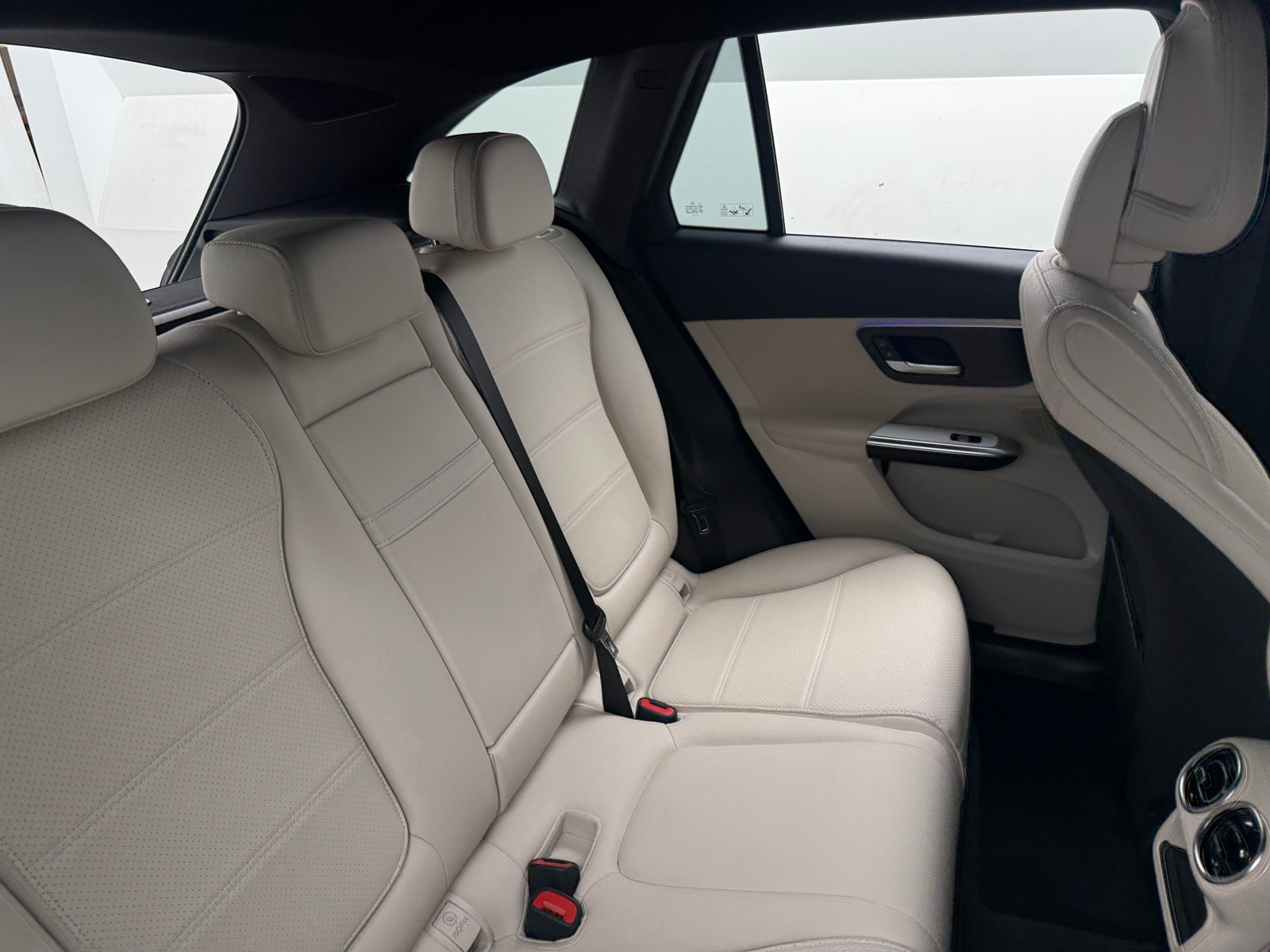 Thumbnail: 2025 Mercedes-Benz GLC - 5