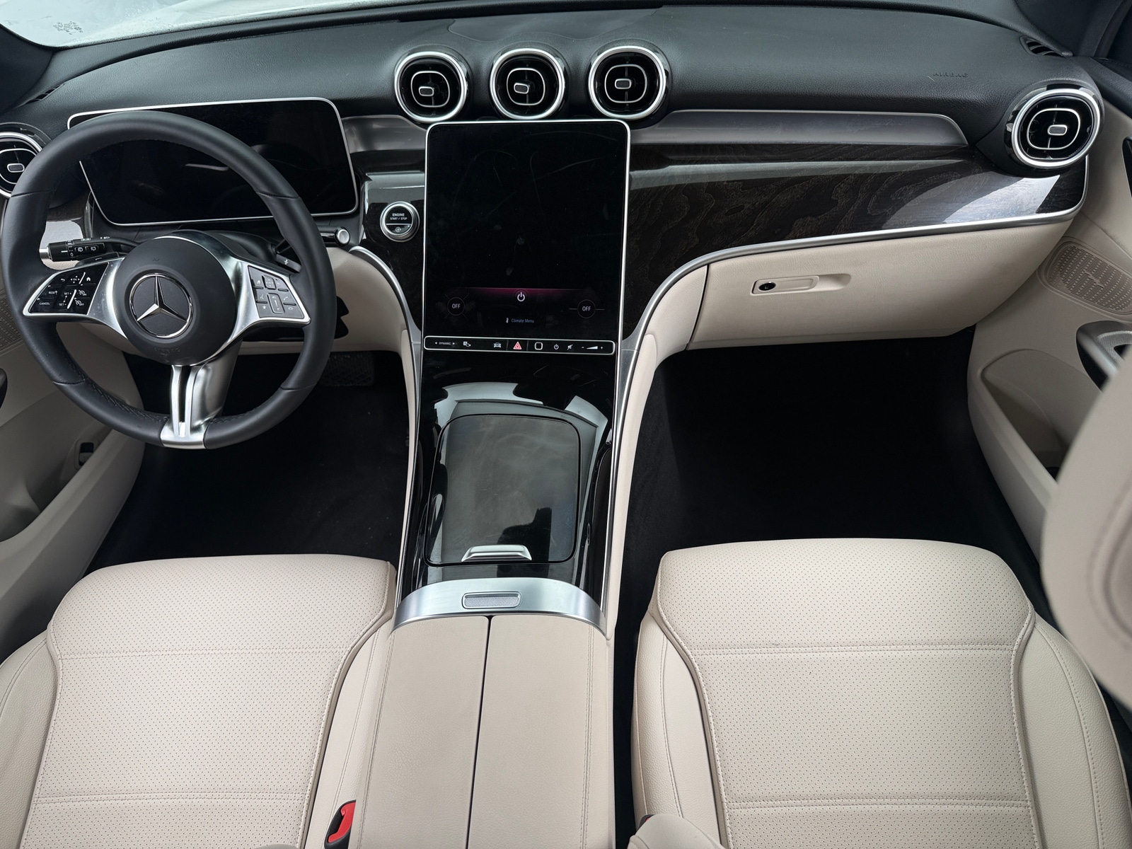 Thumbnail: 2025 Mercedes-Benz GLC - 2