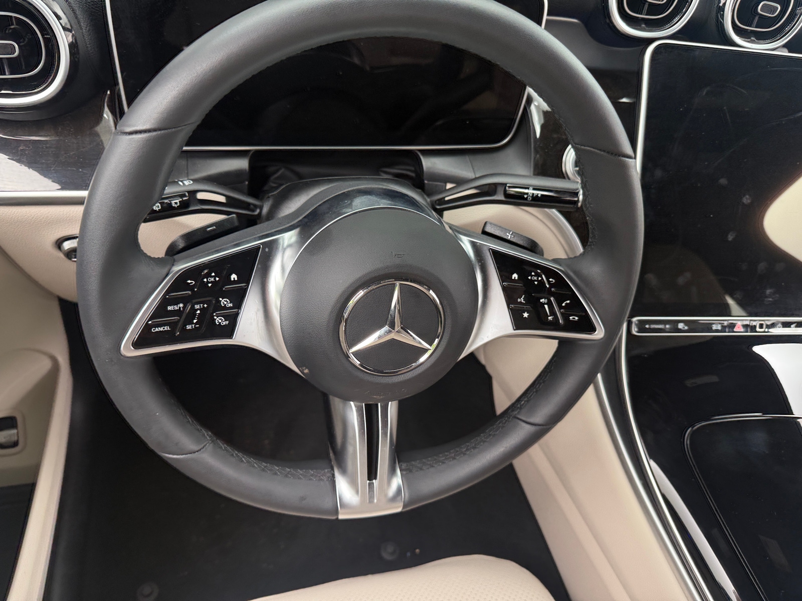 Thumbnail: 2025 Mercedes-Benz GLC - 4