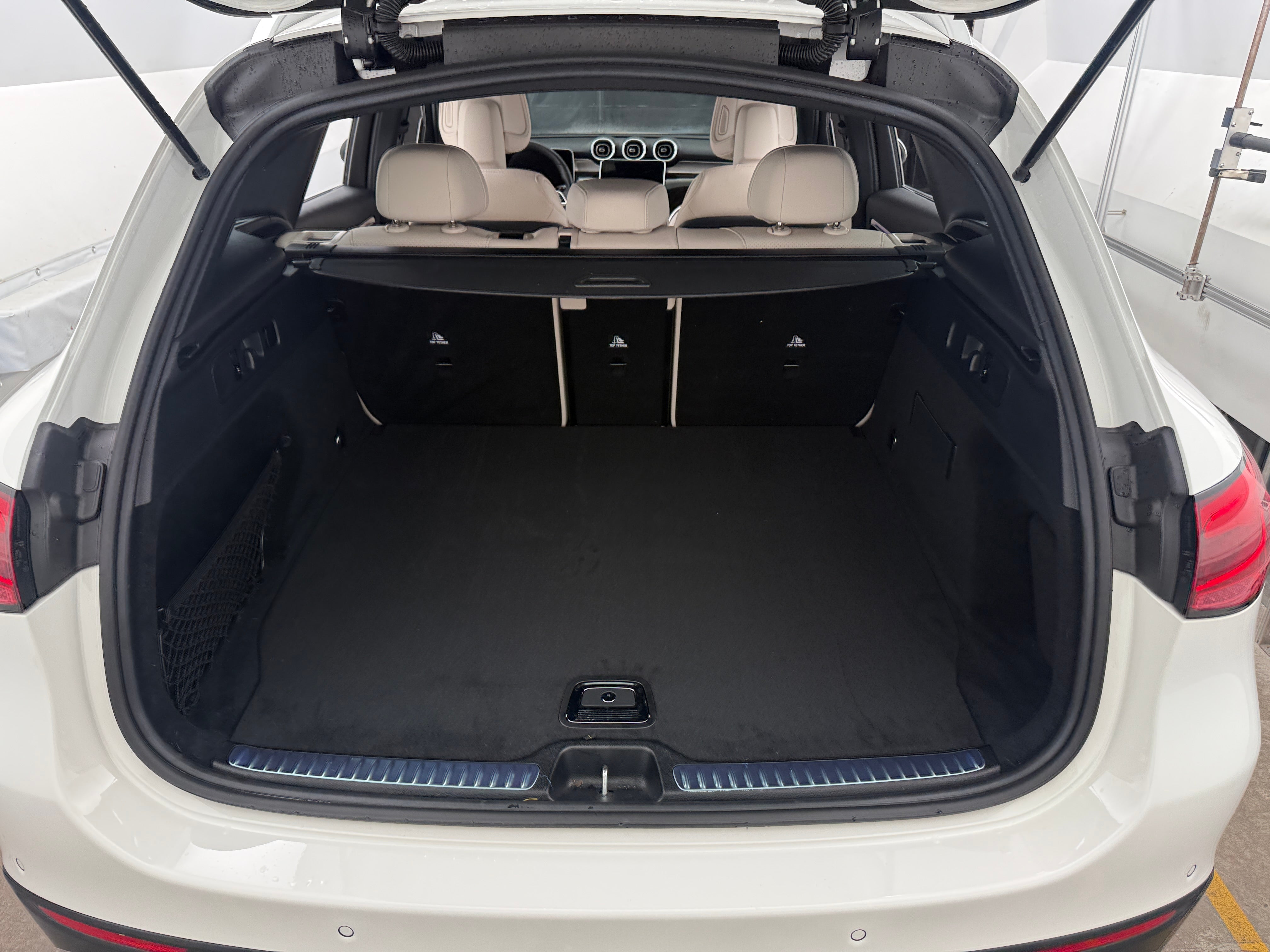 2025 Mercedes-Benz GLC