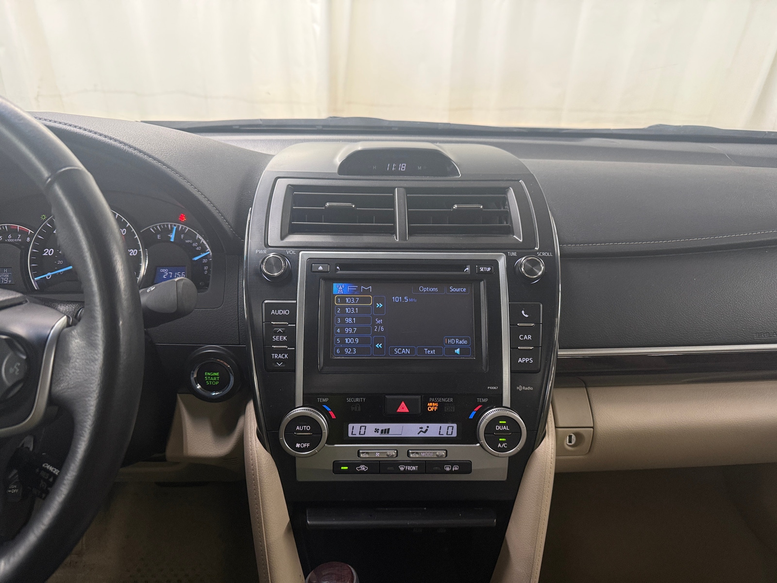 Thumbnail: 2013 Toyota Camry - 4