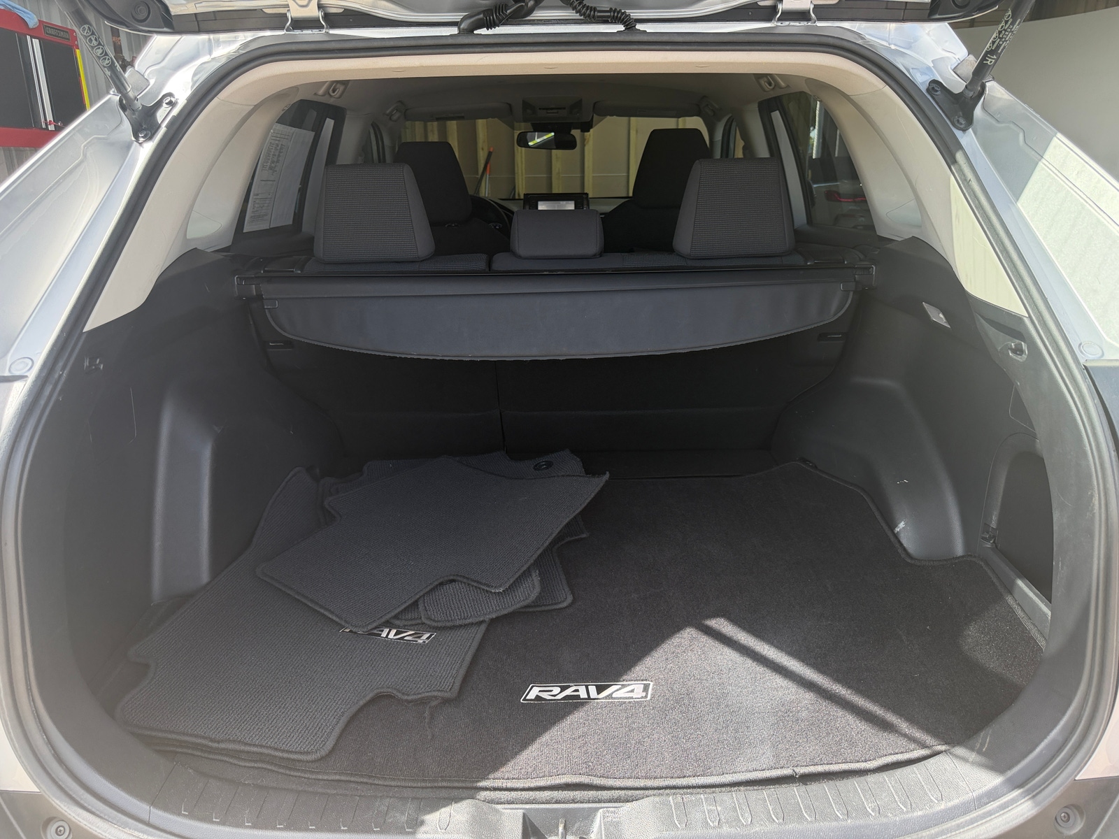 Thumbnail: 2019 Toyota RAV4 - 7