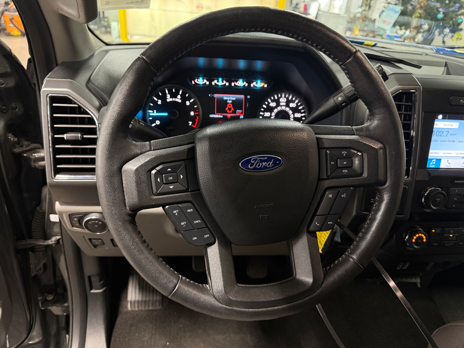 Thumbnail: 2019 Ford Econoline - 5