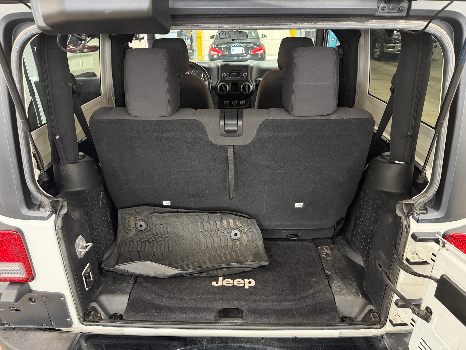 Thumbnail: 2017 Jeep Wrangler - 7