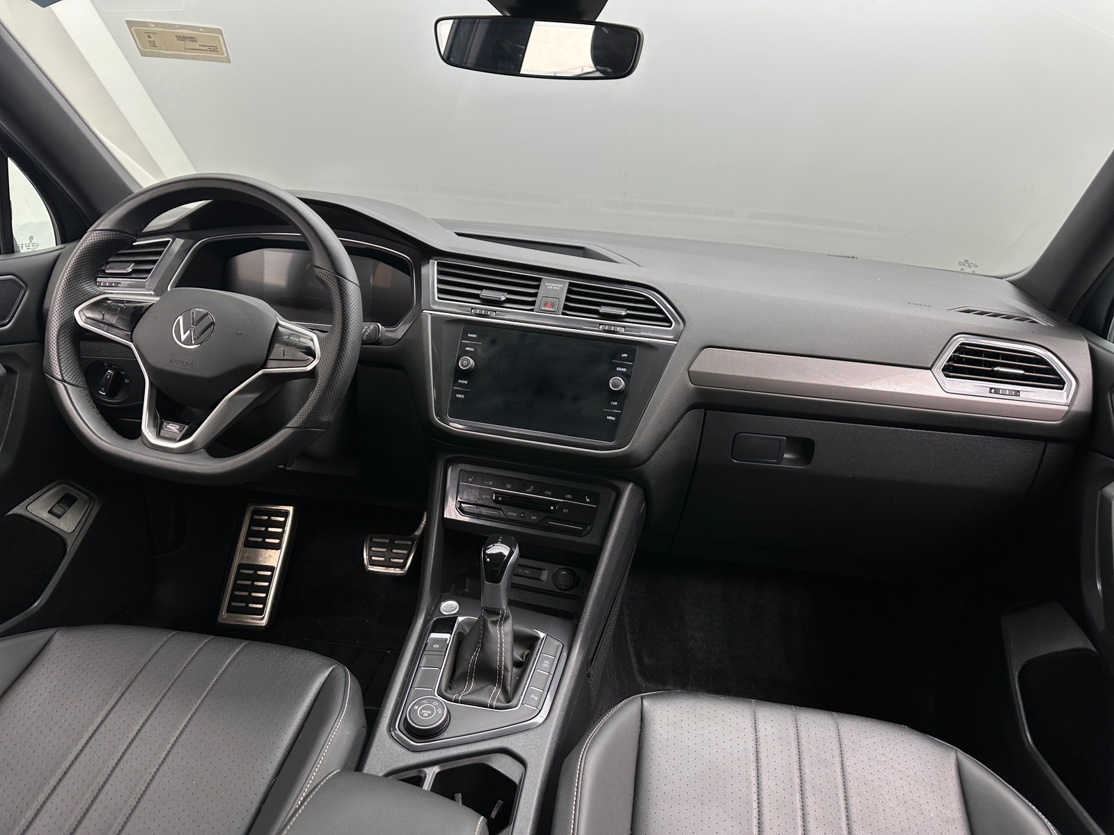 Thumbnail: 2024 Volkswagen Tiguan - 2
