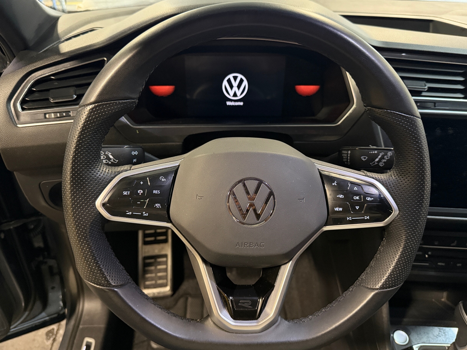 Thumbnail: 2024 Volkswagen Tiguan - 4