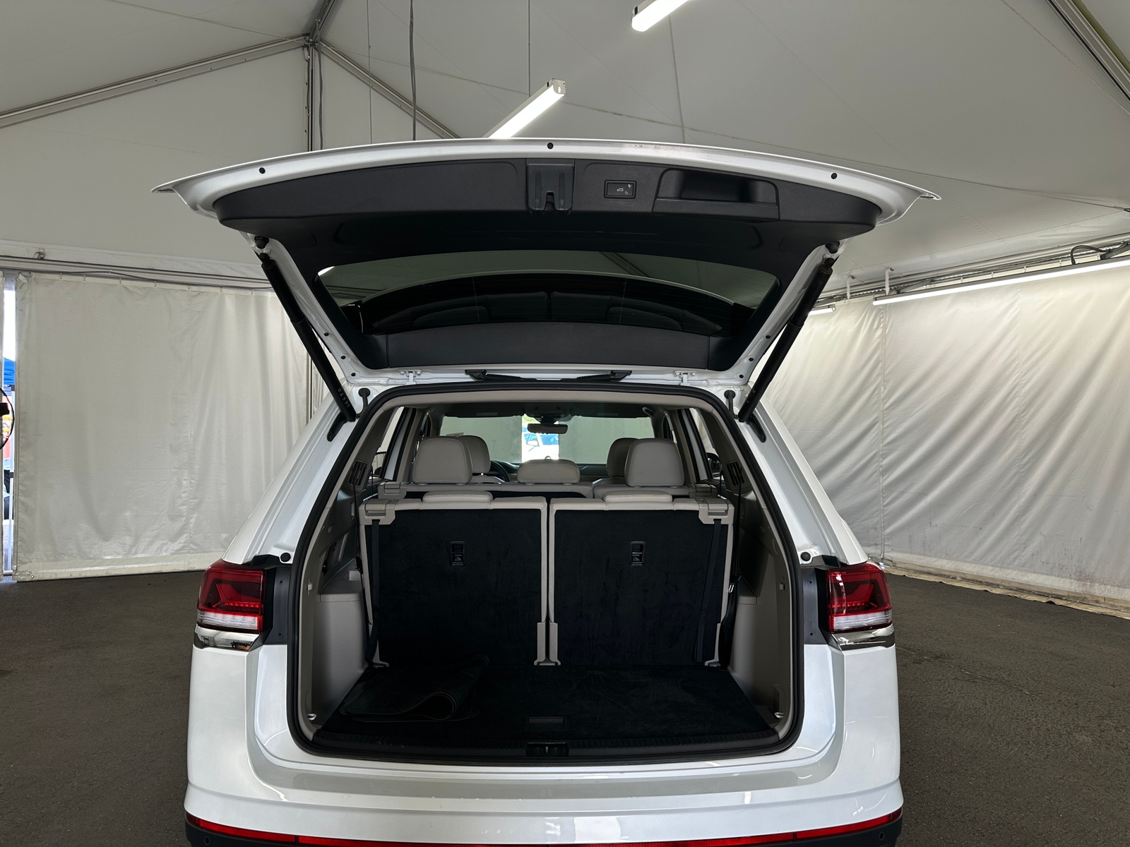 Thumbnail: 2026 Volkswagen Atlas - 6