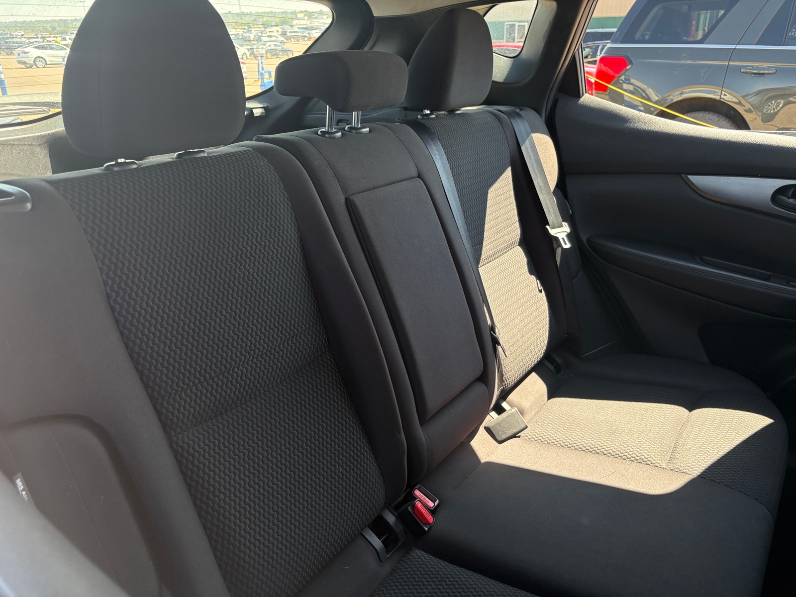 Thumbnail: 2021 Nissan Rogue Sport - 6