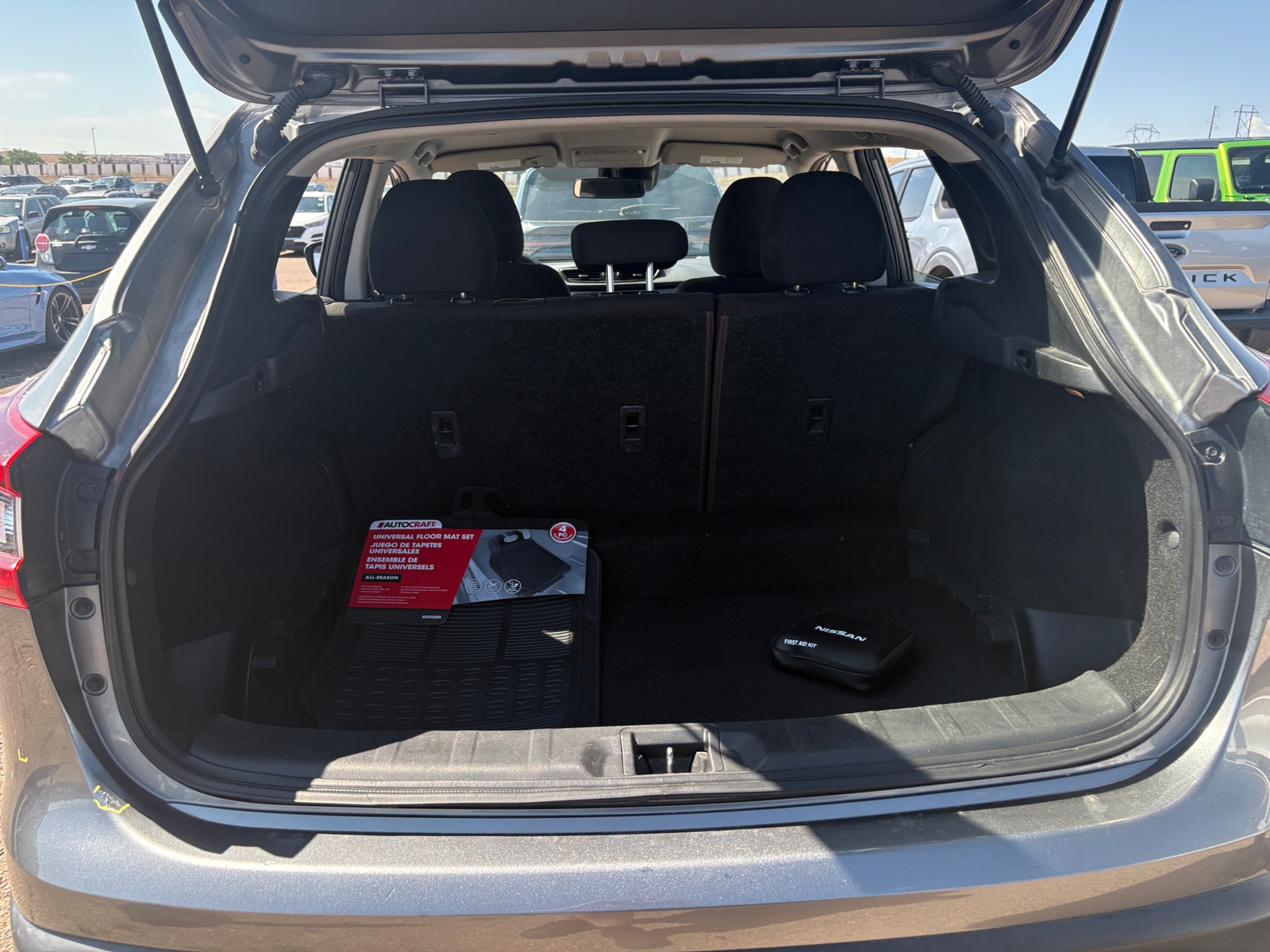 Thumbnail: 2021 Nissan Rogue Sport - 7