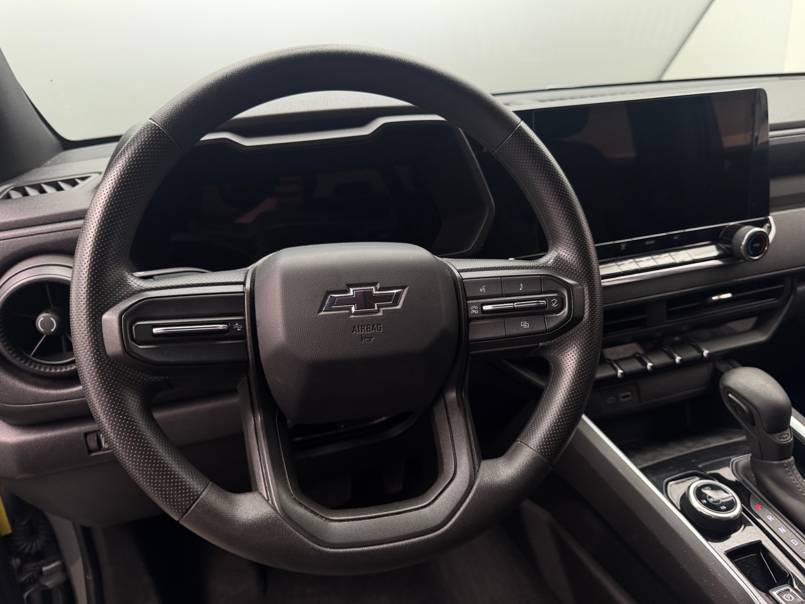 Thumbnail: 2024 Chevrolet Colorado - 5