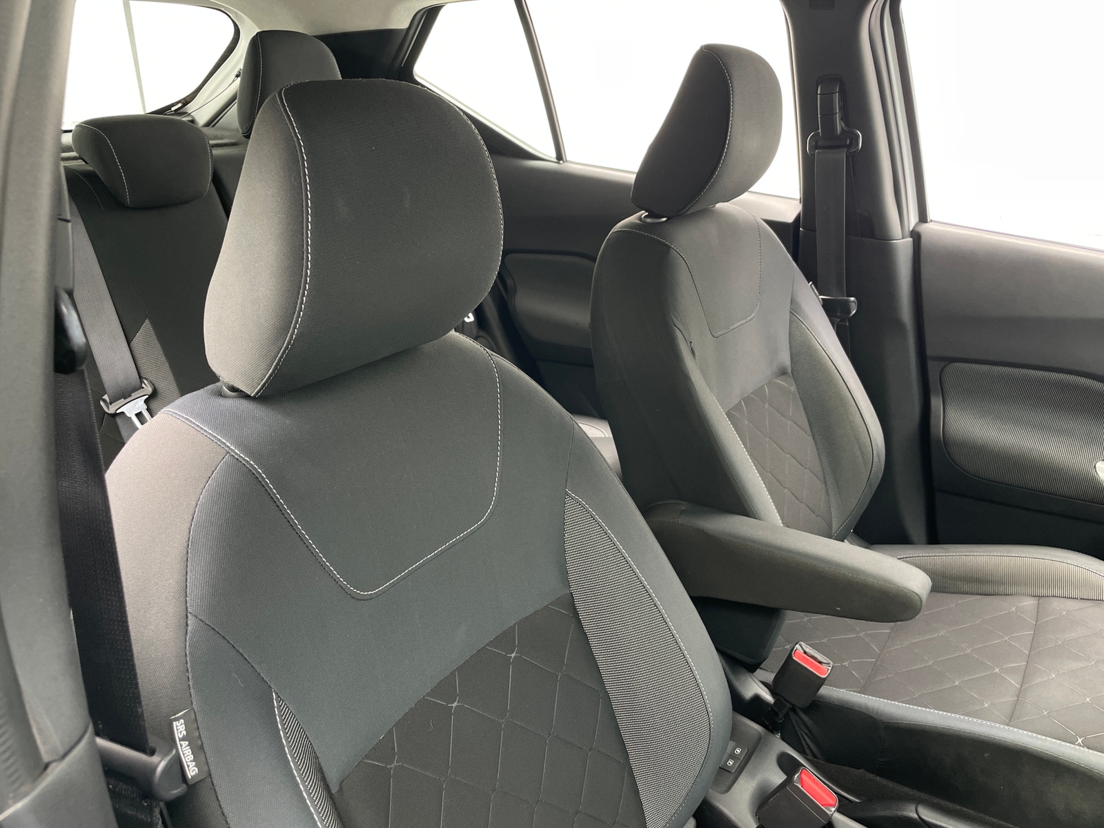 Thumbnail: 2019 Nissan Kicks - 2