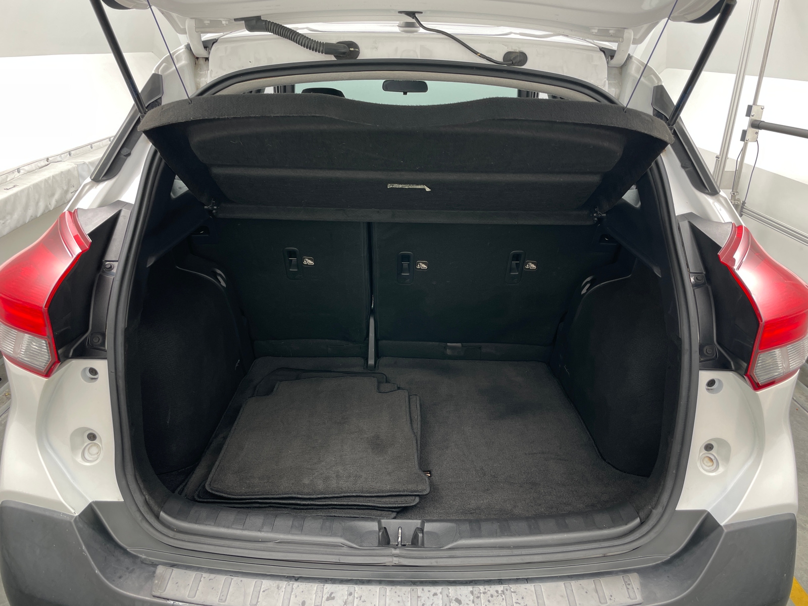 Thumbnail: 2019 Nissan Kicks - 7