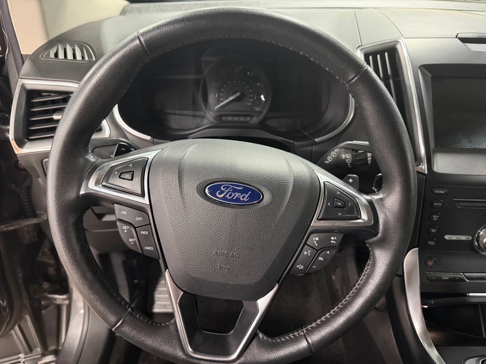 Thumbnail: 2017 Ford Edge - 4