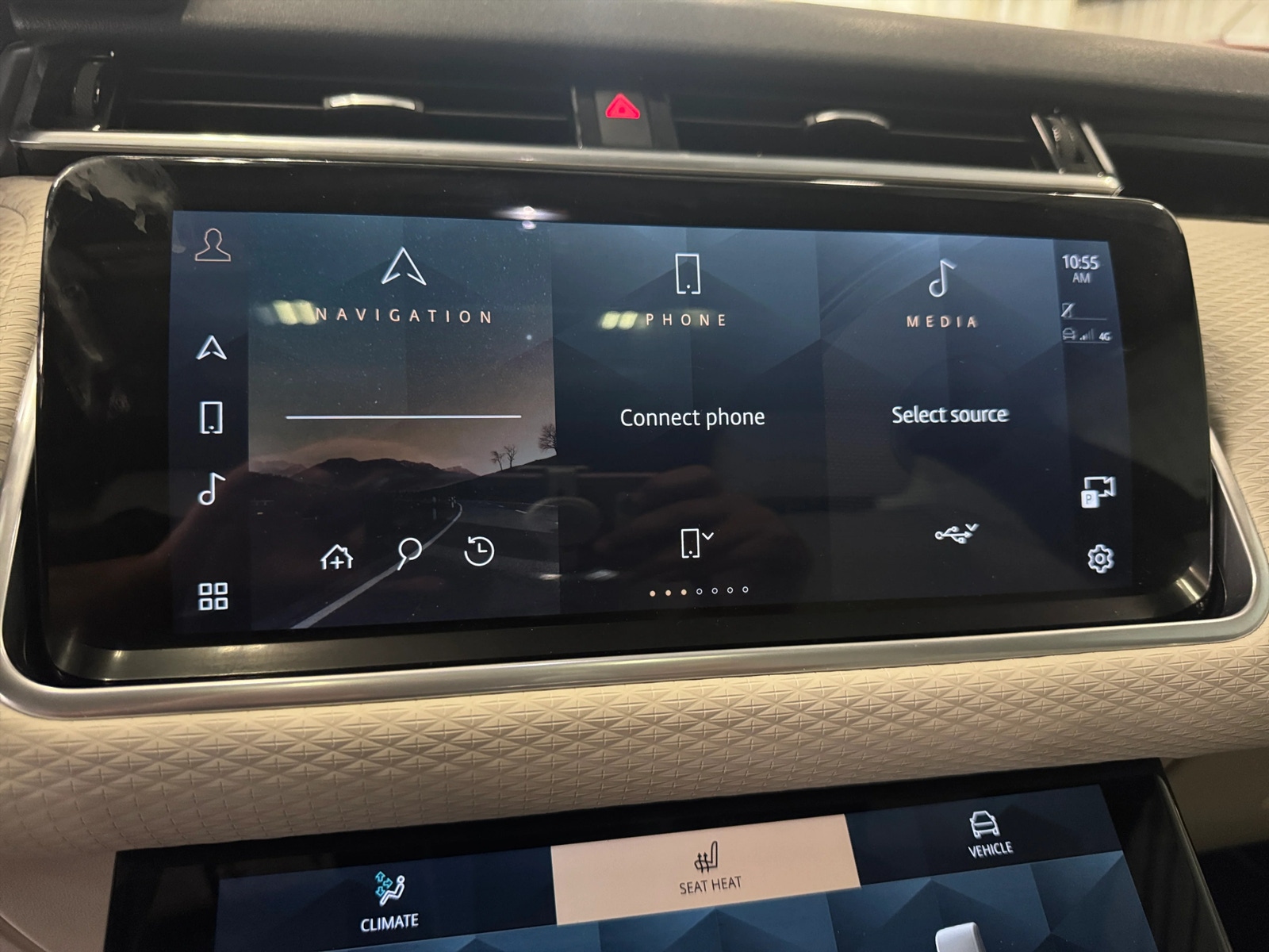 Thumbnail: 2023 Land Rover Range Rover Velar - 3