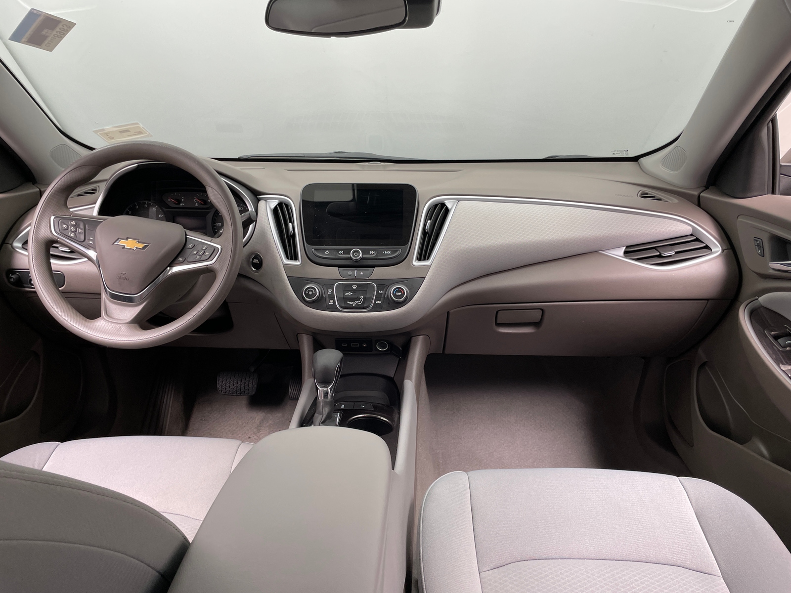 Thumbnail: 2023 Chevrolet Malibu - 3