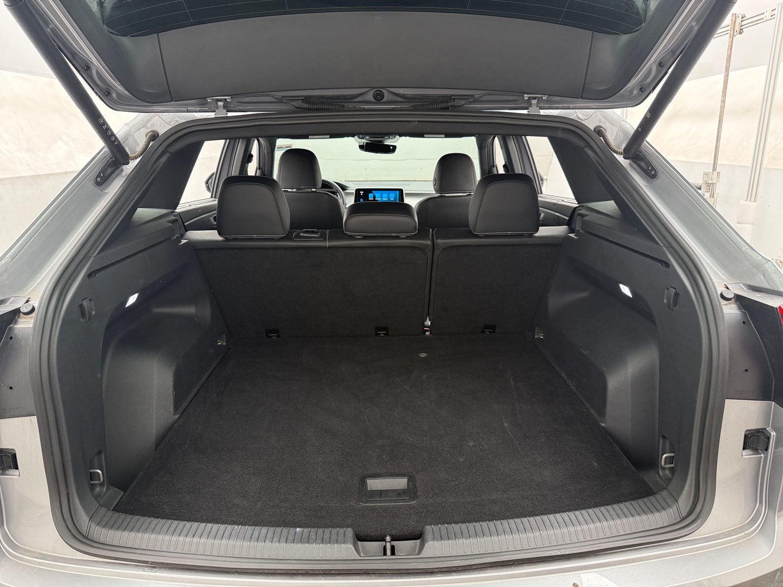Thumbnail: 2026 Volkswagen Atlas - 6