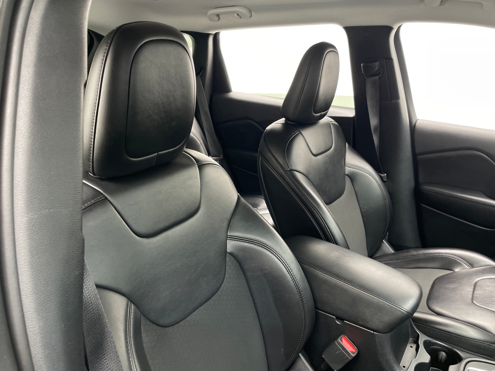 Thumbnail: 2019 Jeep Cherokee - 2
