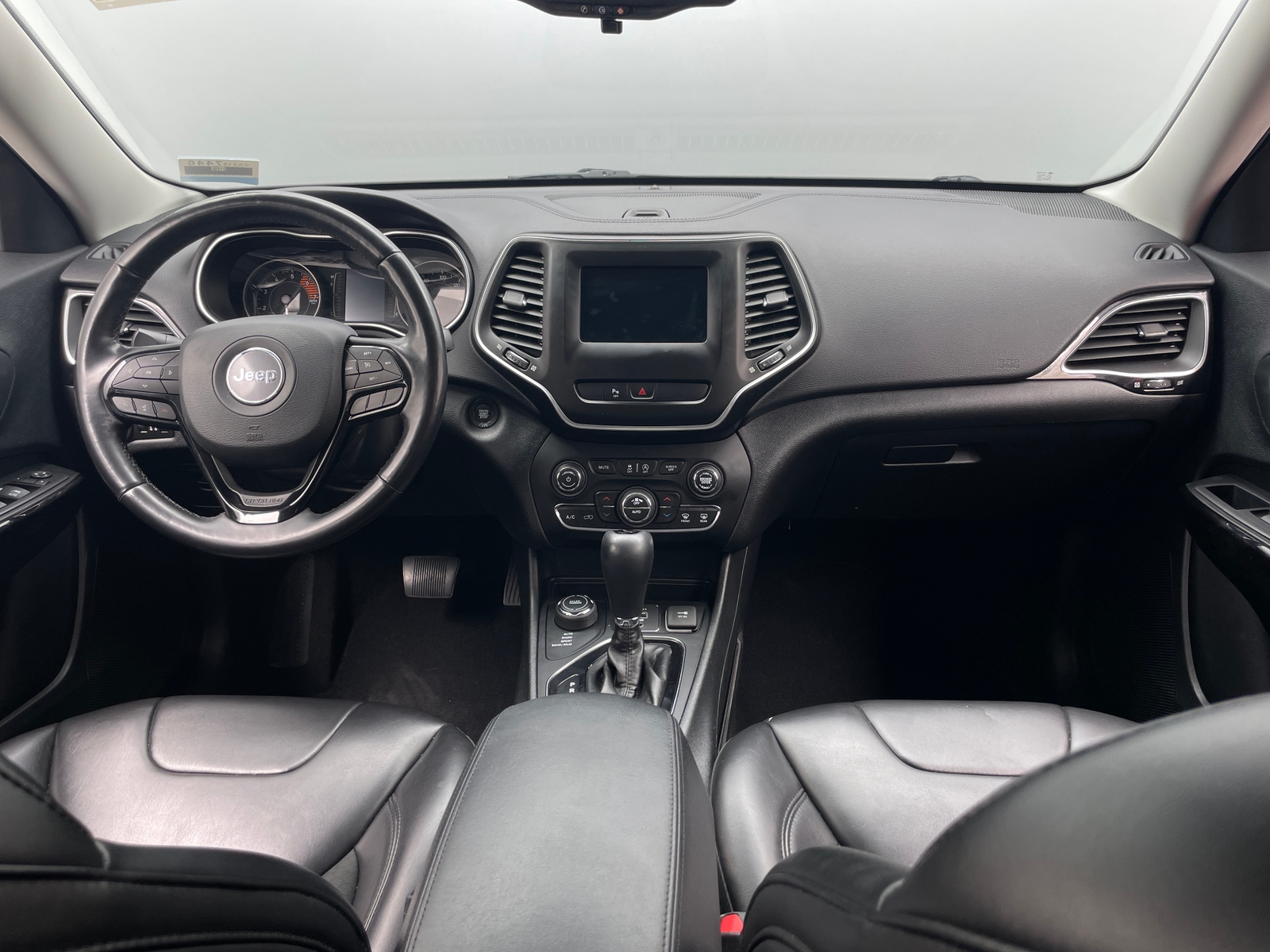 Thumbnail: 2019 Jeep Cherokee - 3