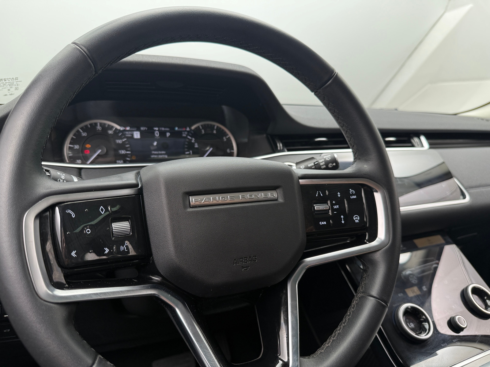 Thumbnail: 2023 Land Rover Range Rover Evoque - 4