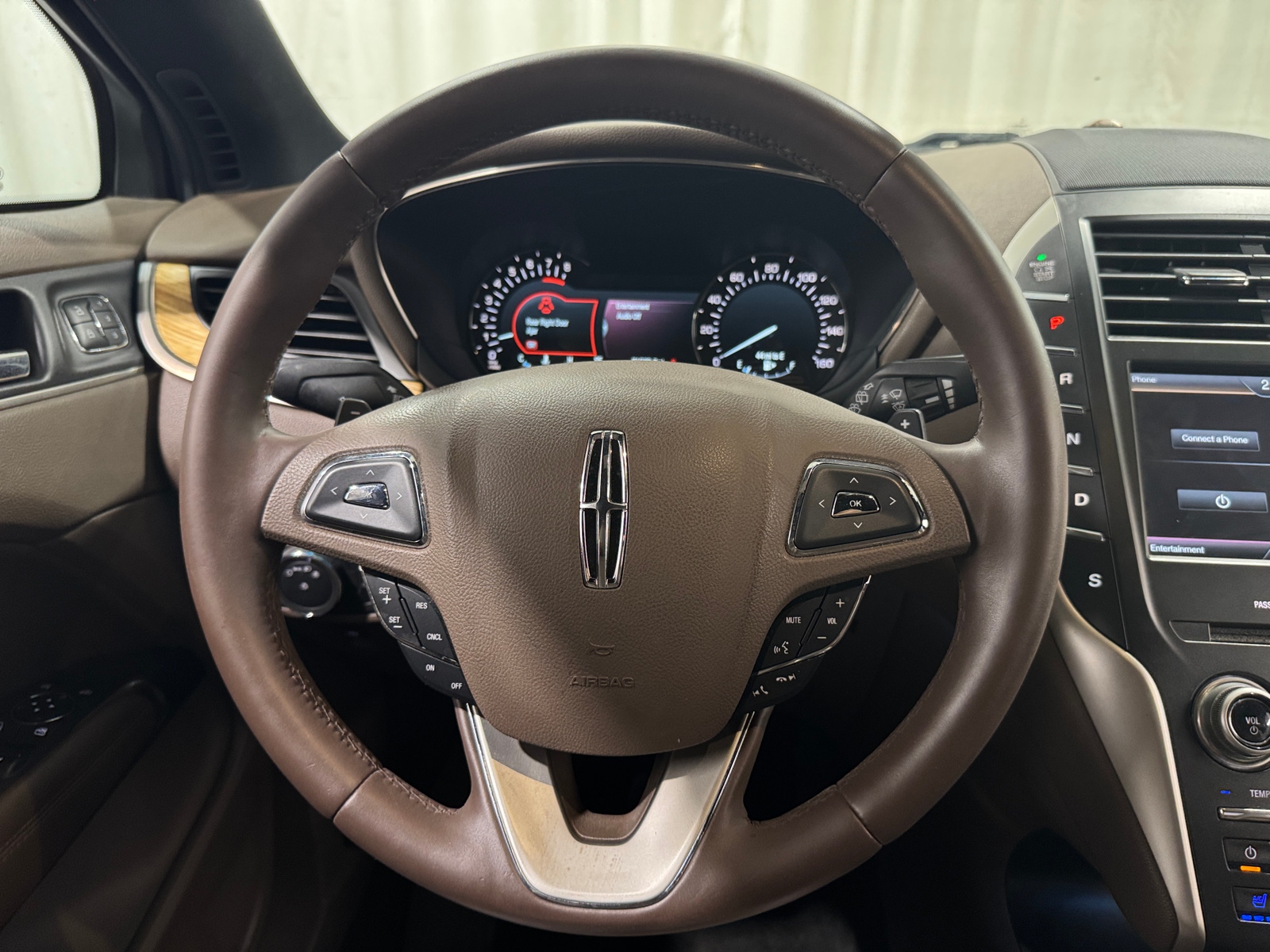 Thumbnail: 2015 Lincoln MKC - 4