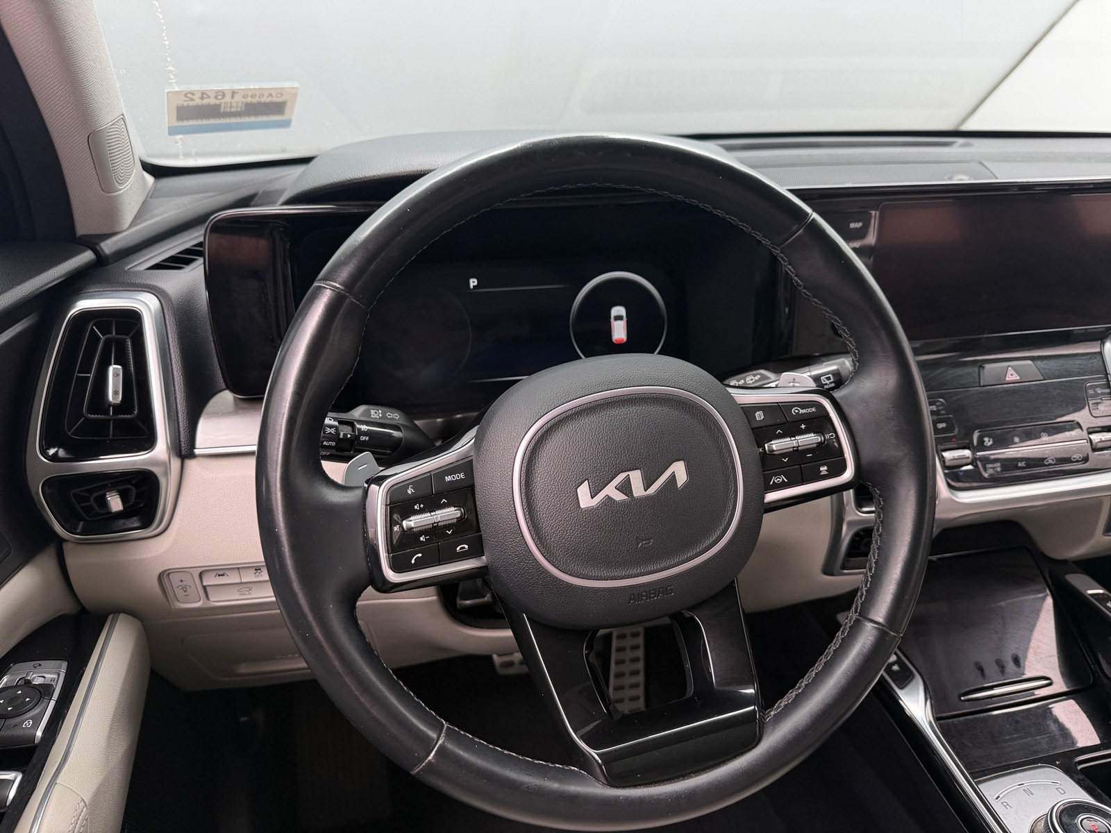 Thumbnail: 2023 Kia Sorento - 4