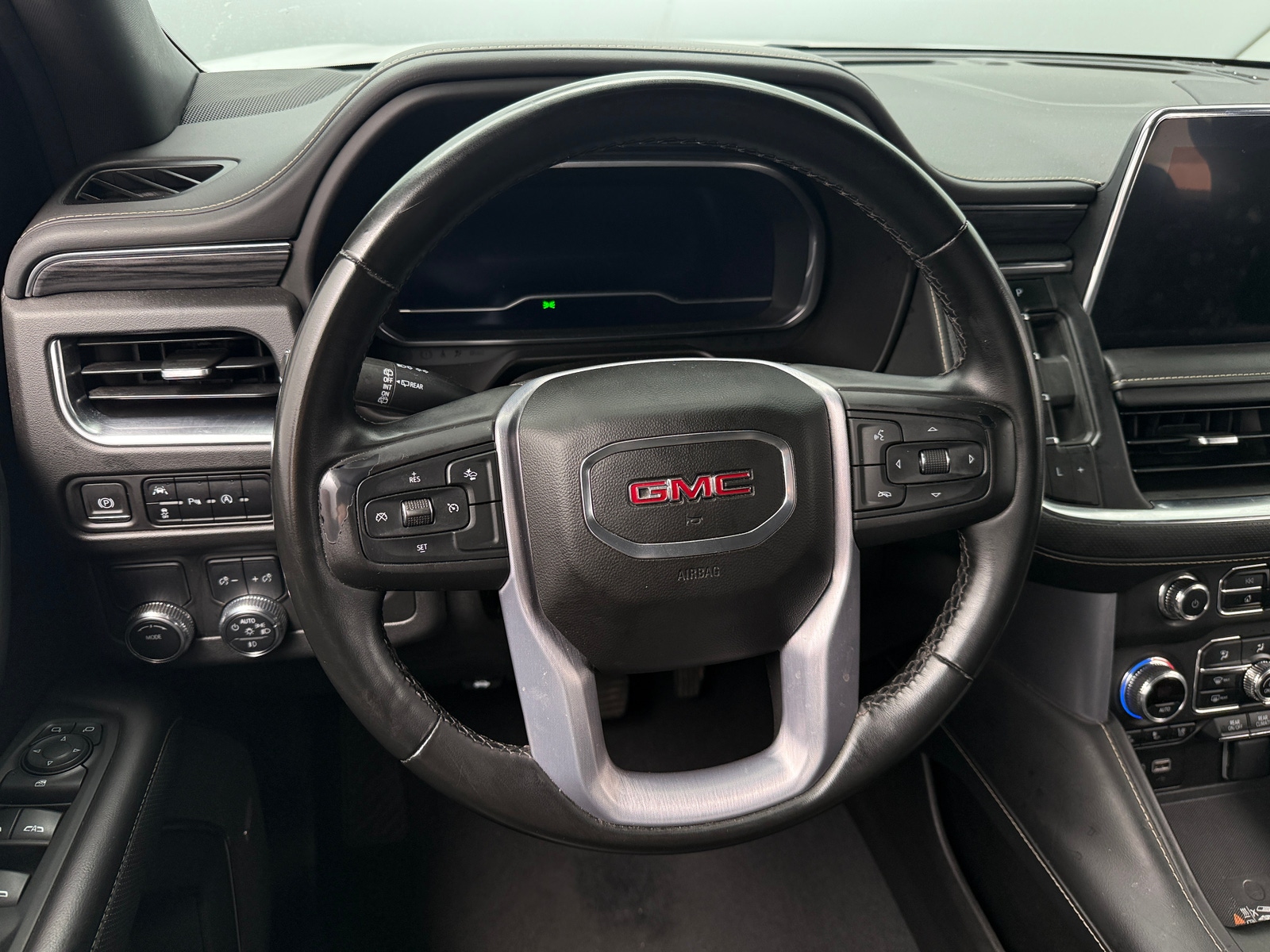 Thumbnail: 2023 GMC Yukon - 4
