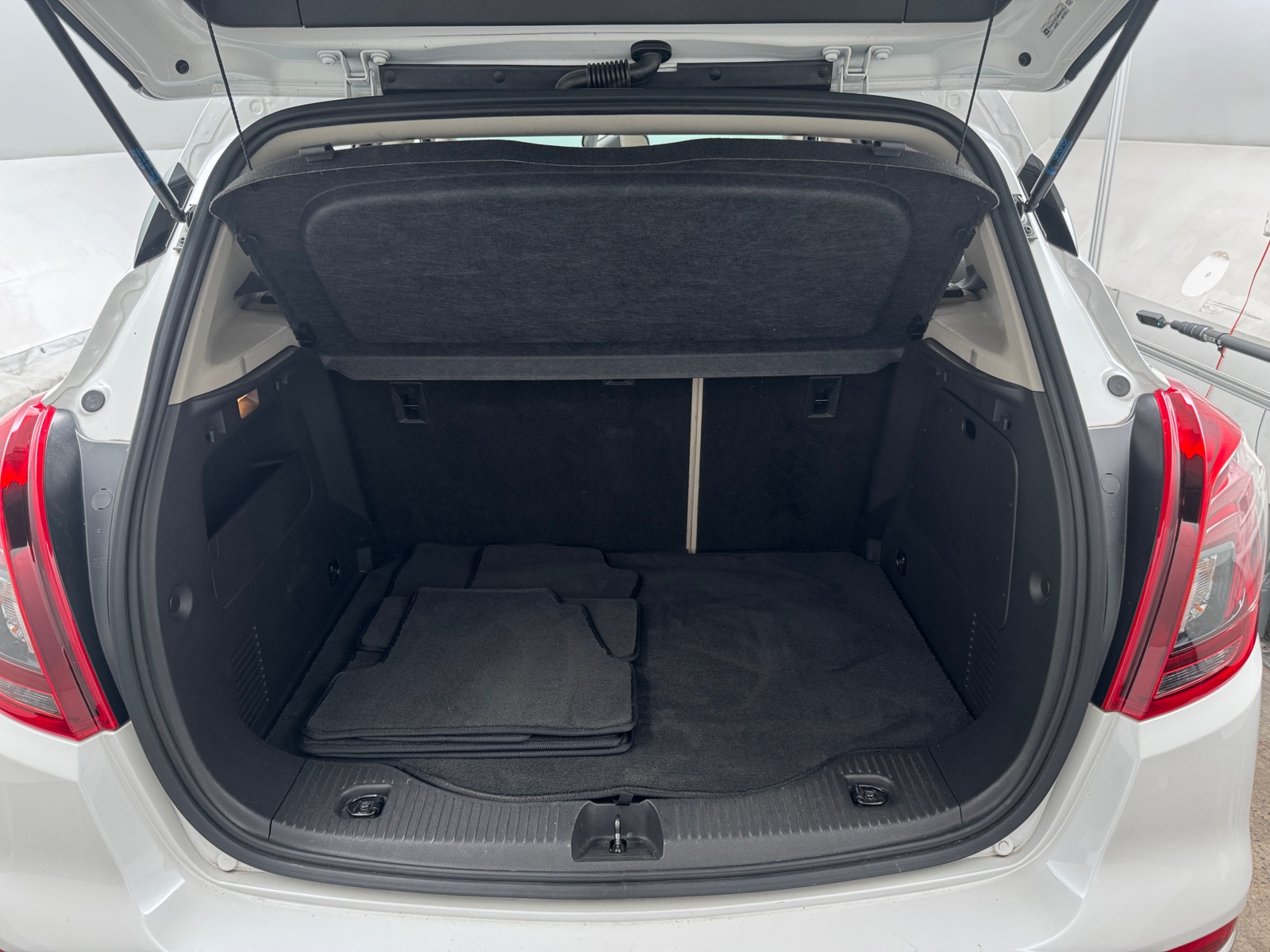 Thumbnail: 2018 Buick Encore - 6