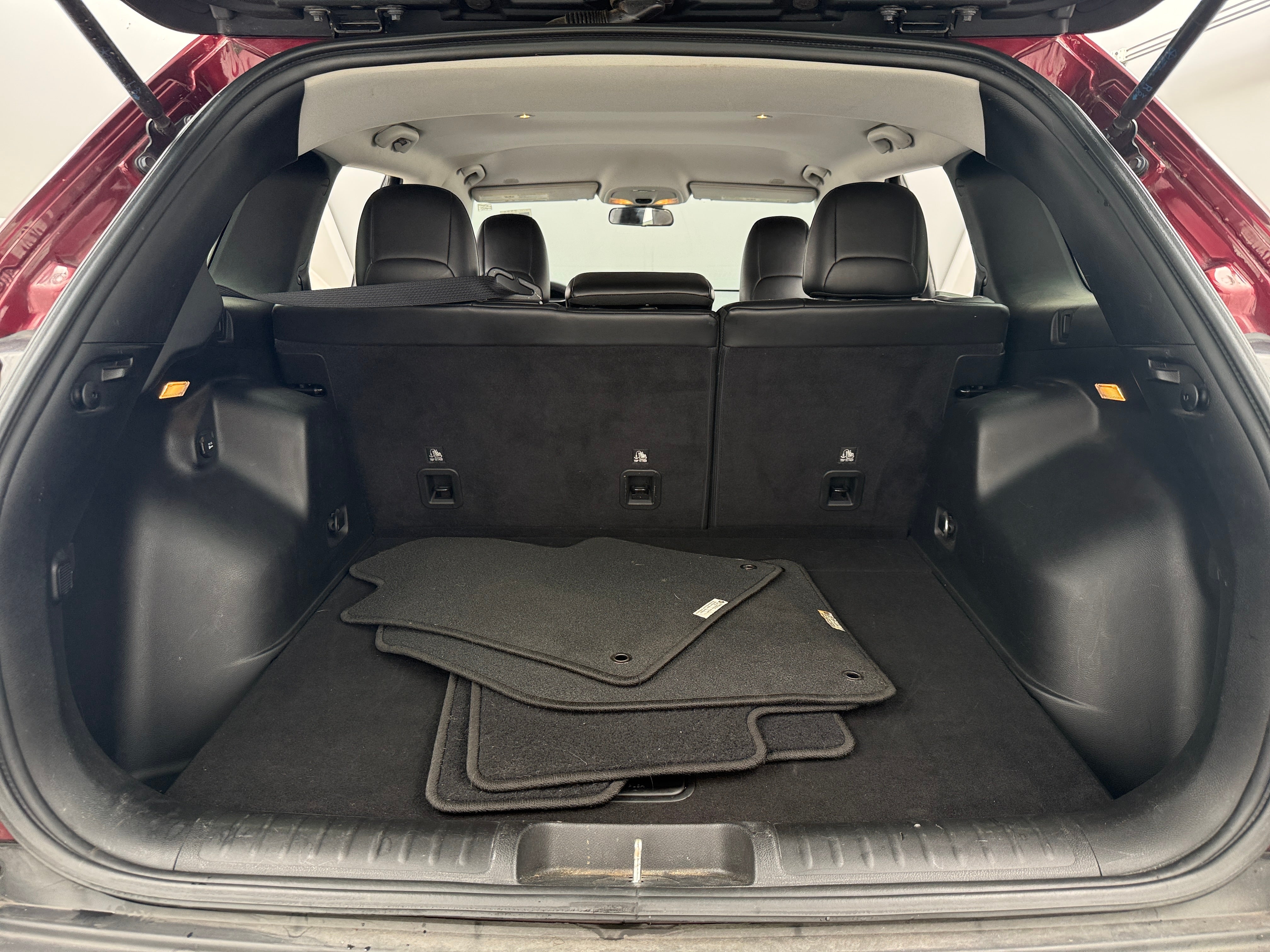 2019 Jeep Cherokee Latitude Plus - Photo 6