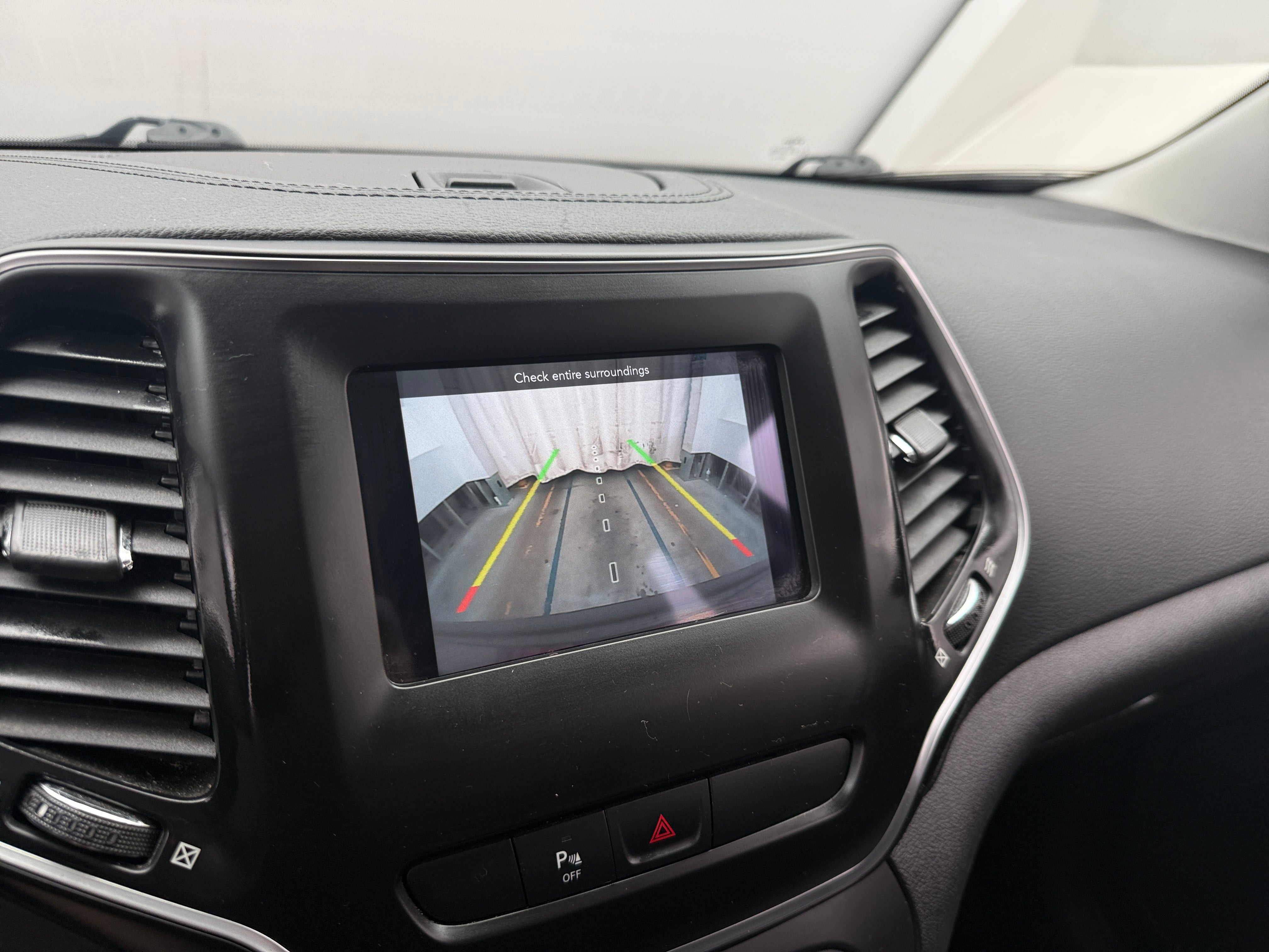 2019 Jeep Cherokee Latitude Plus - Photo 15