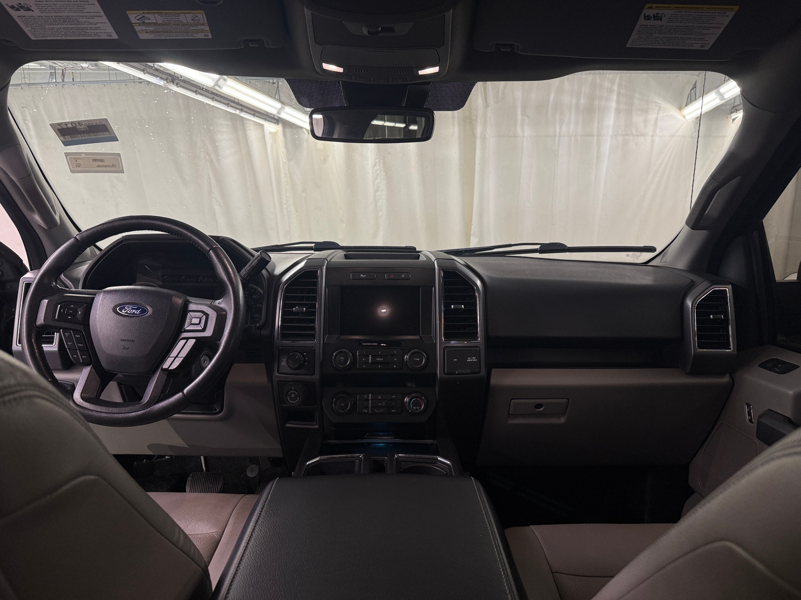 Thumbnail: 2019 Ford Econoline - 3