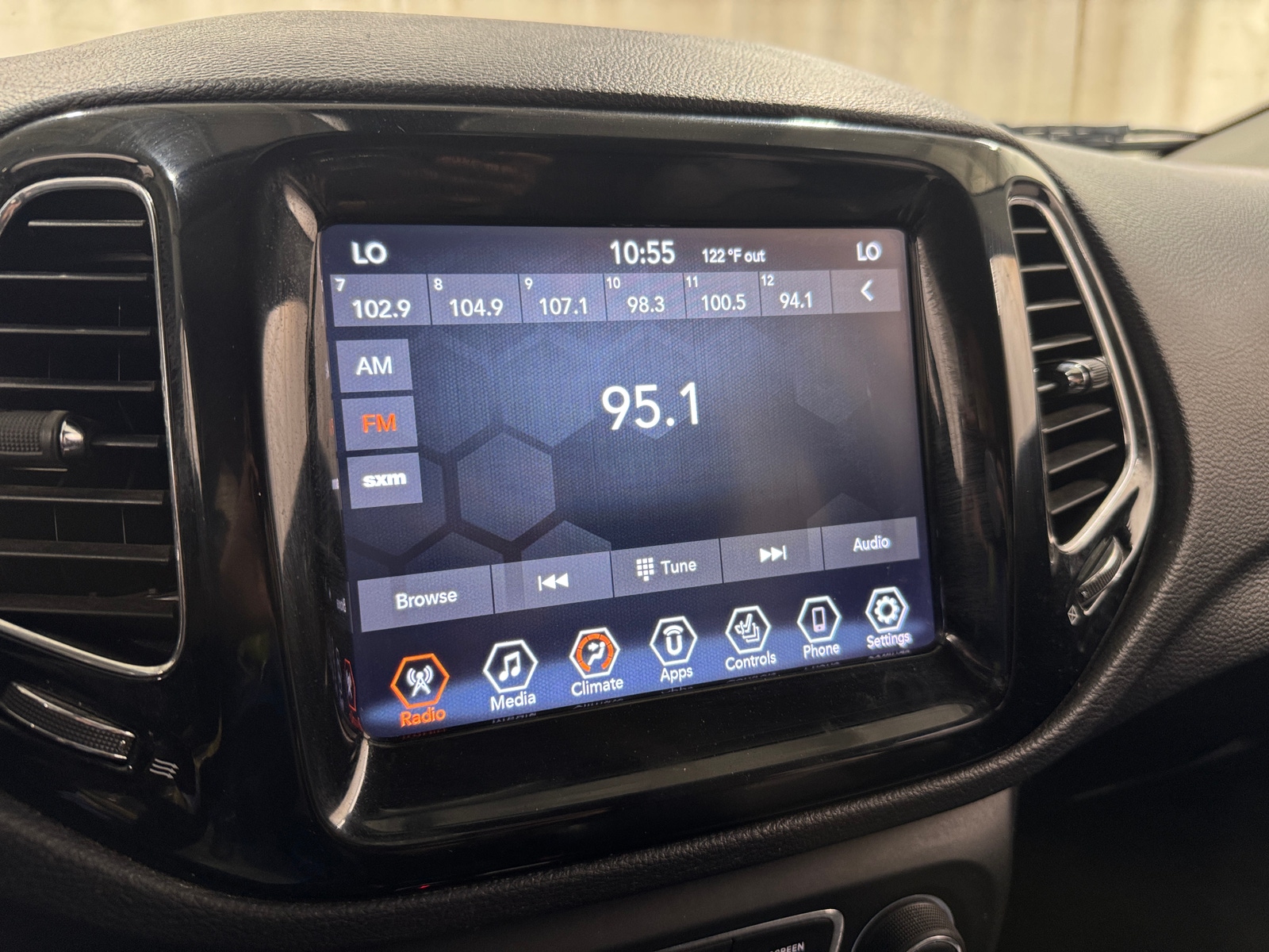 Thumbnail: 2020 Jeep Compass - 3