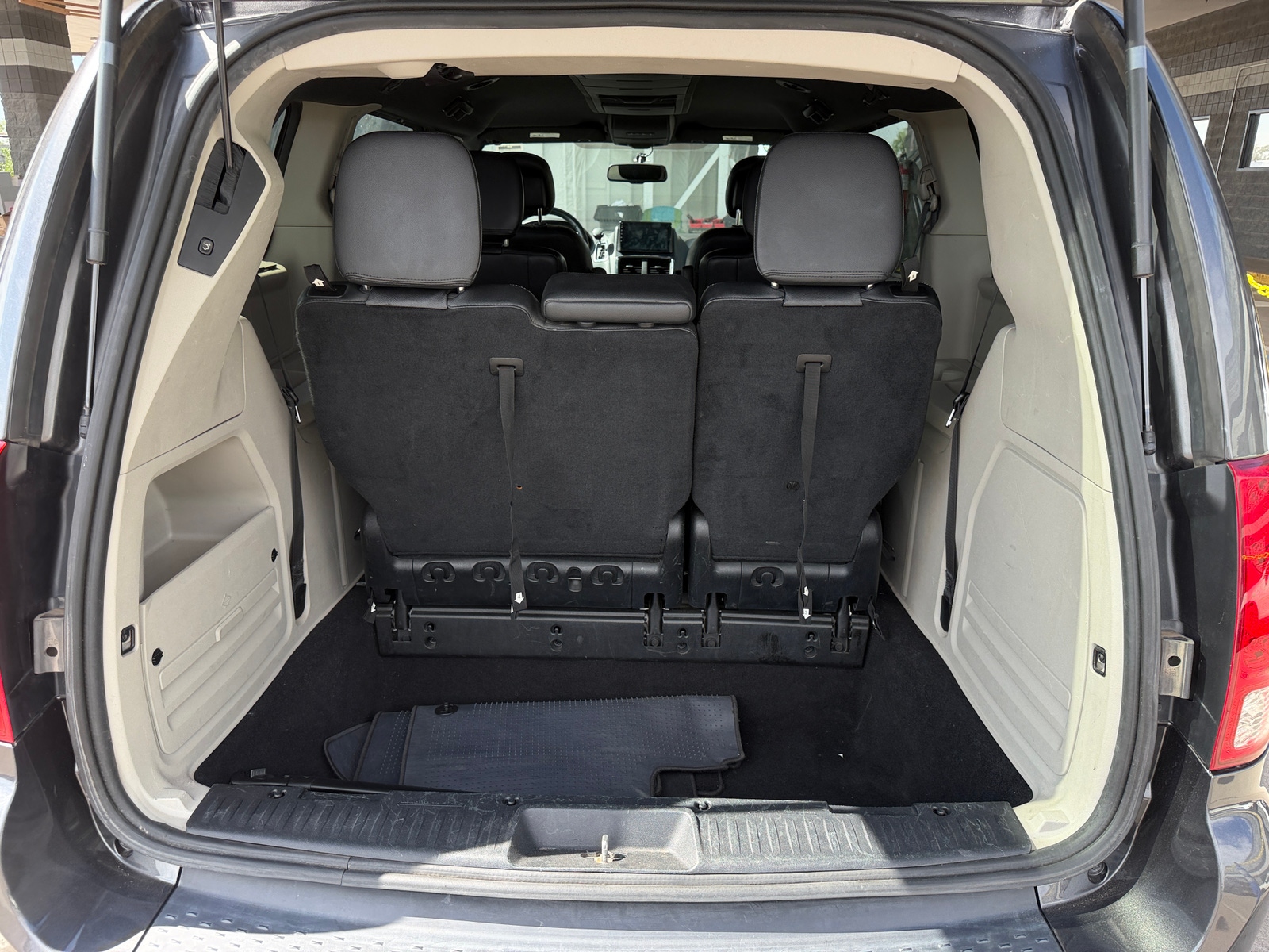 Thumbnail: 2016 Dodge Grand Caravan - 6