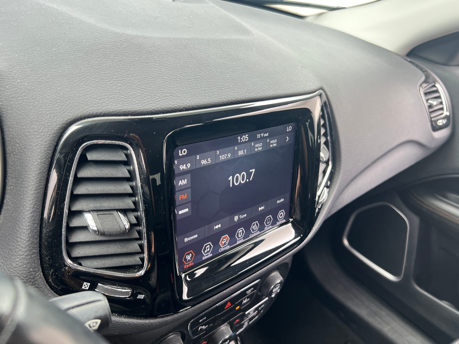 Thumbnail: 2021 Jeep Compass - 3