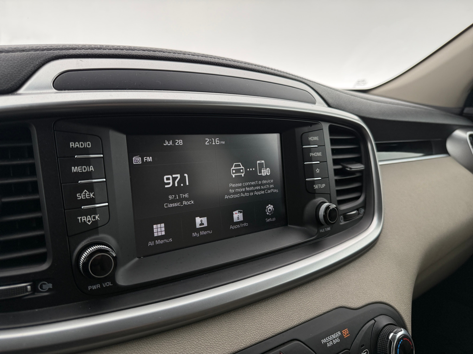 Thumbnail: 2019 Kia Sorento - 4